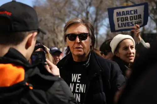 Los temas que se incluirán en el libro incluirán composiciones tempranas, canciones de los Beatles y los Wings, así como algunas de sus propuestas en solitario, que abarcan hasta el presente. Foto: AFP