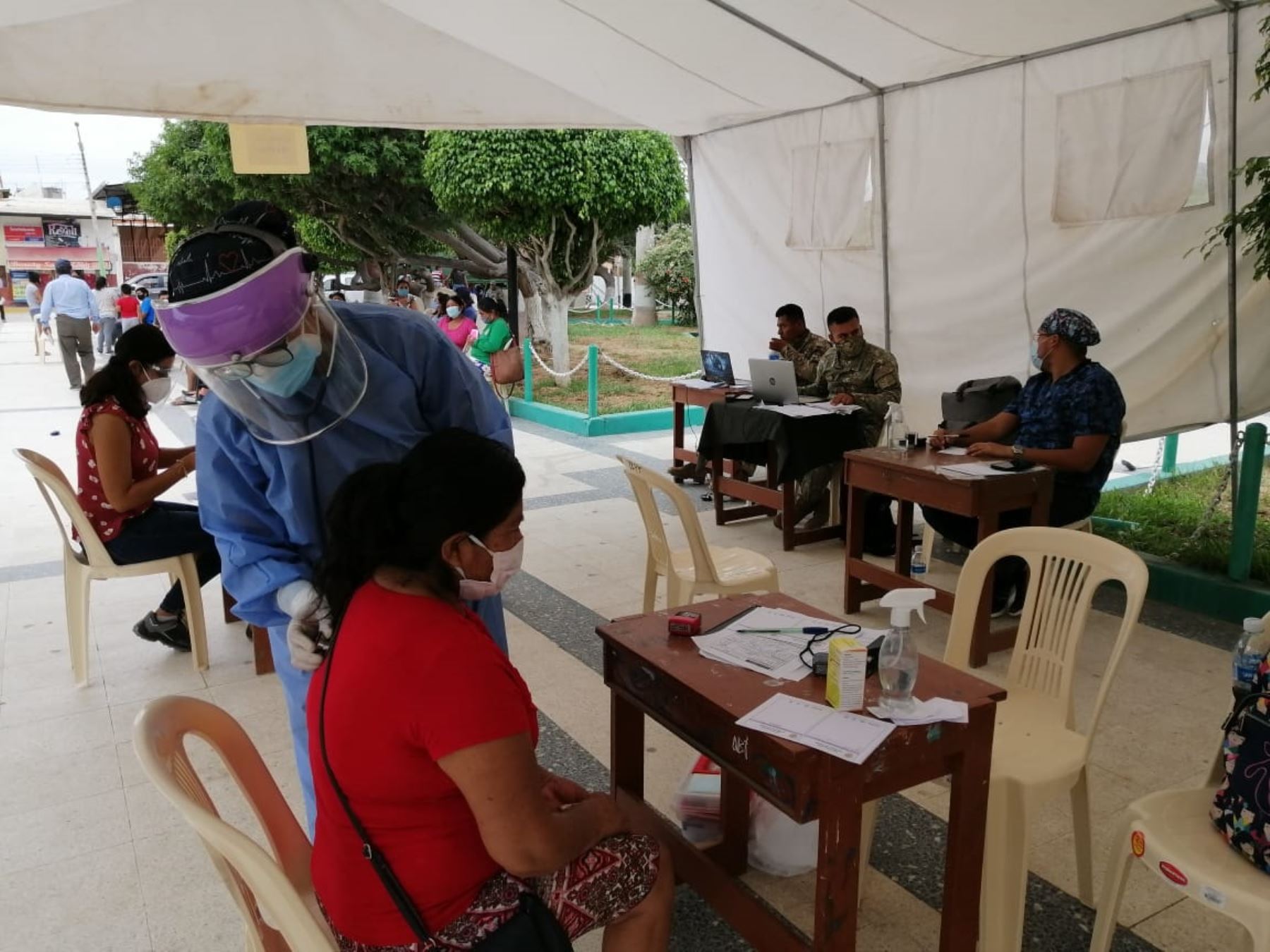 Alrededor de 400 pobladores del distrito de Olmos, en Lambayeque, fueron atendidos en jornada de salud contra el covid-19. Foto: ANDINA/difusión.