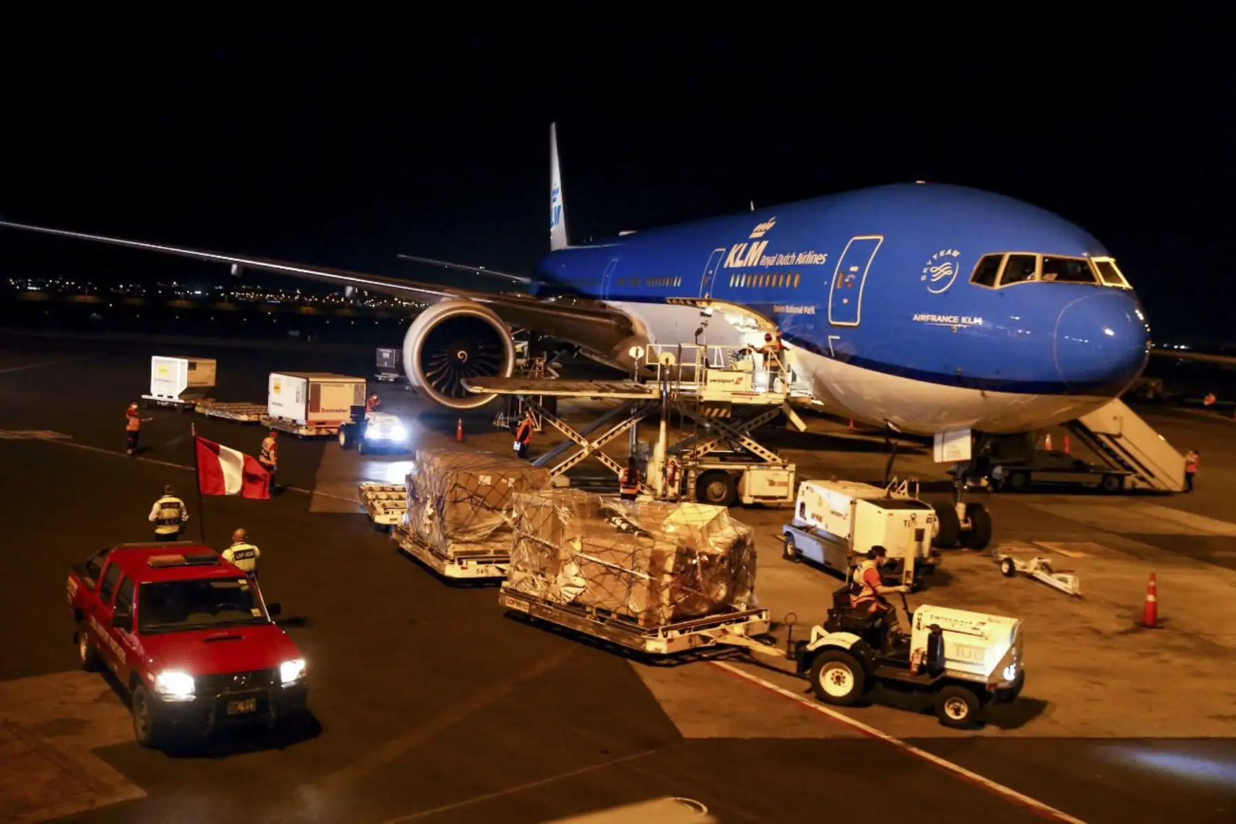 Llegada del segundo lote de vacunas de Sinopharm al Perú. Los primeros 100 días del presidente Francisco Sagasti. Foto: ANDINA