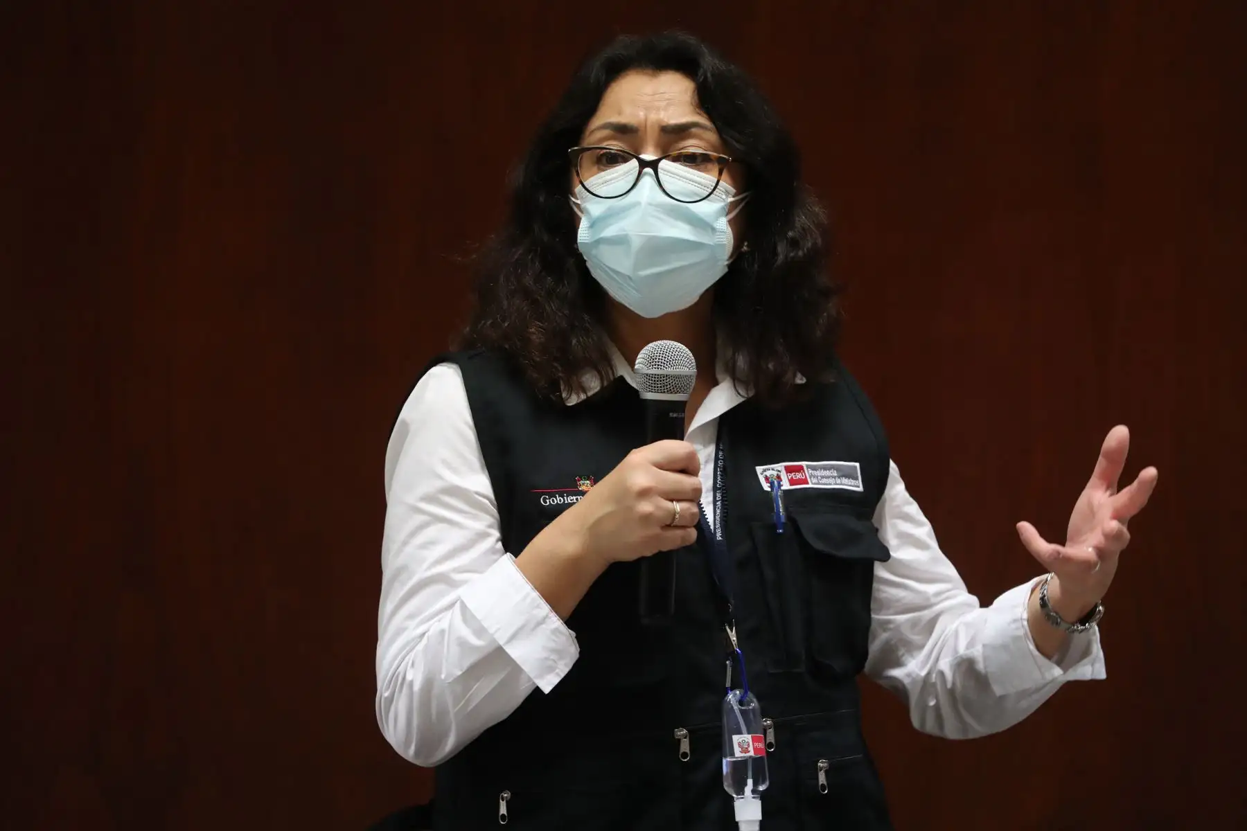 La jefa del Gabinete Ministerial, Violeta Bermúdez, llega a Ucayali para realizar la supervisión del proceso de vacunación contra el covid-19 del personal de salud en la región.
Foto:ANDINA/PCM