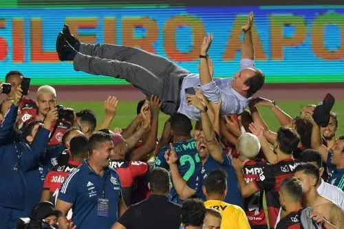 El equipo más popular de Brasil ganó su séptima liga en un infartante duelo de final de campeonato con el Internacional, segundo de la tabla. Foto: AFP