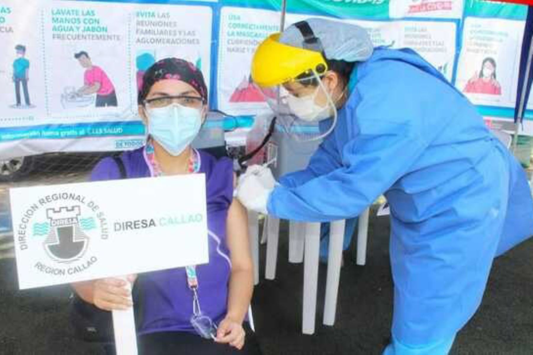Desde que empezó el proceso de vacunación en el primer puerto, 9,960 profesionales de la salud, ya recibieron la primera dosis. Foto: ANDINA/Minsa