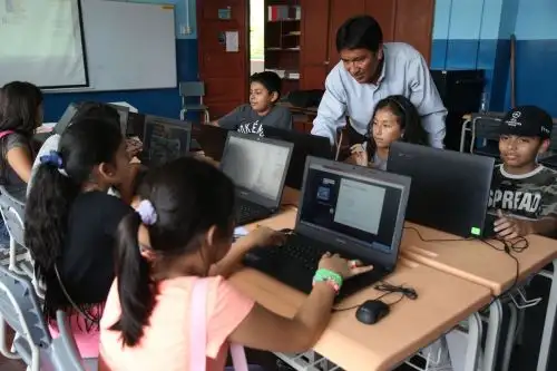 Los participantes recibirán elementos para el diseño de proyectos en Educación STEM- STEAM, contribuyendo de esa forma al desarrollo de competencias científicas, tecnológicas, artísticas y matemáticas en los estudiantes.