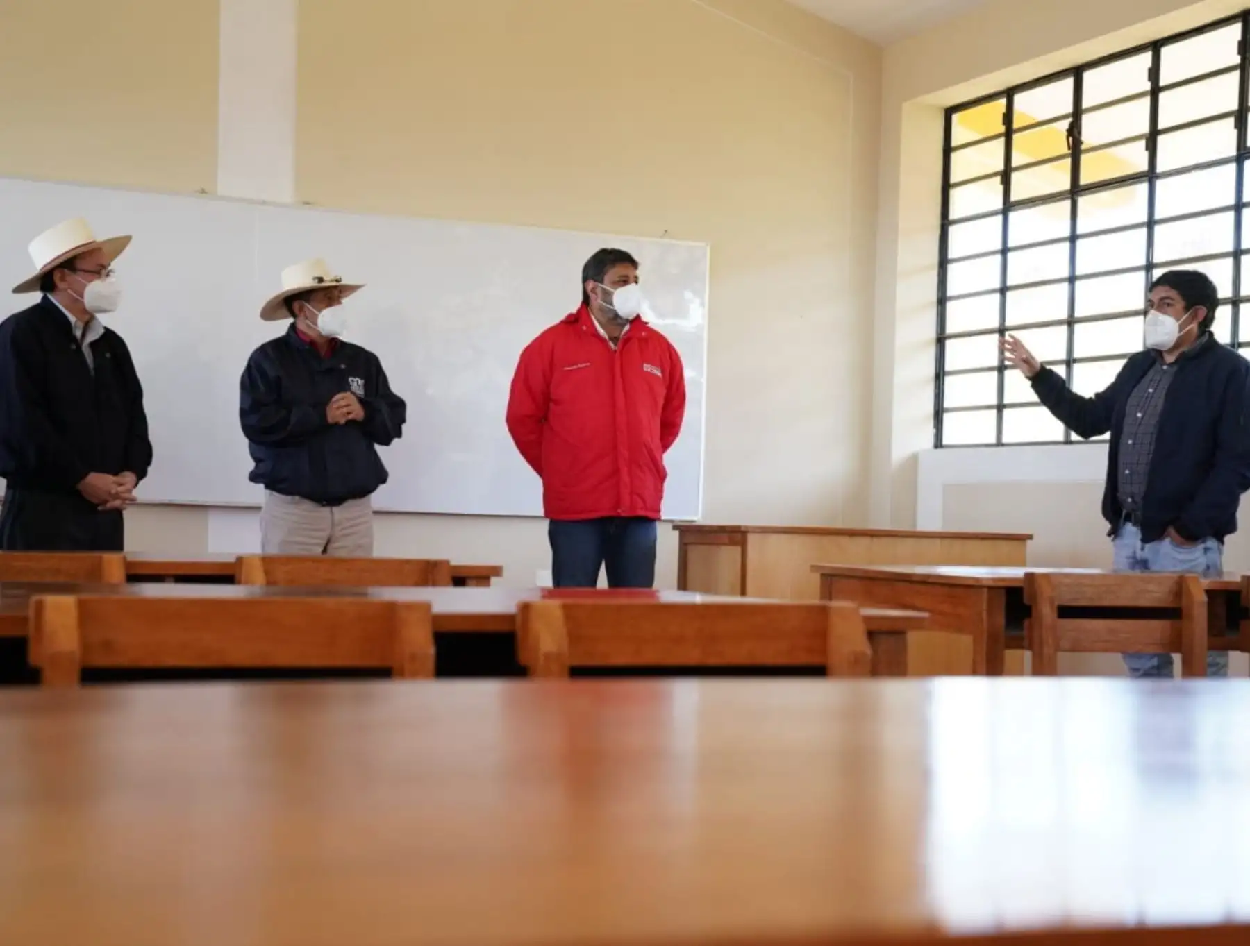 Ministro de Educación, Ricardo Cuenca, afirmó que es imperioso el retorno gradual a clases escolares presenciales para cerrar las brechas de desigualdad.