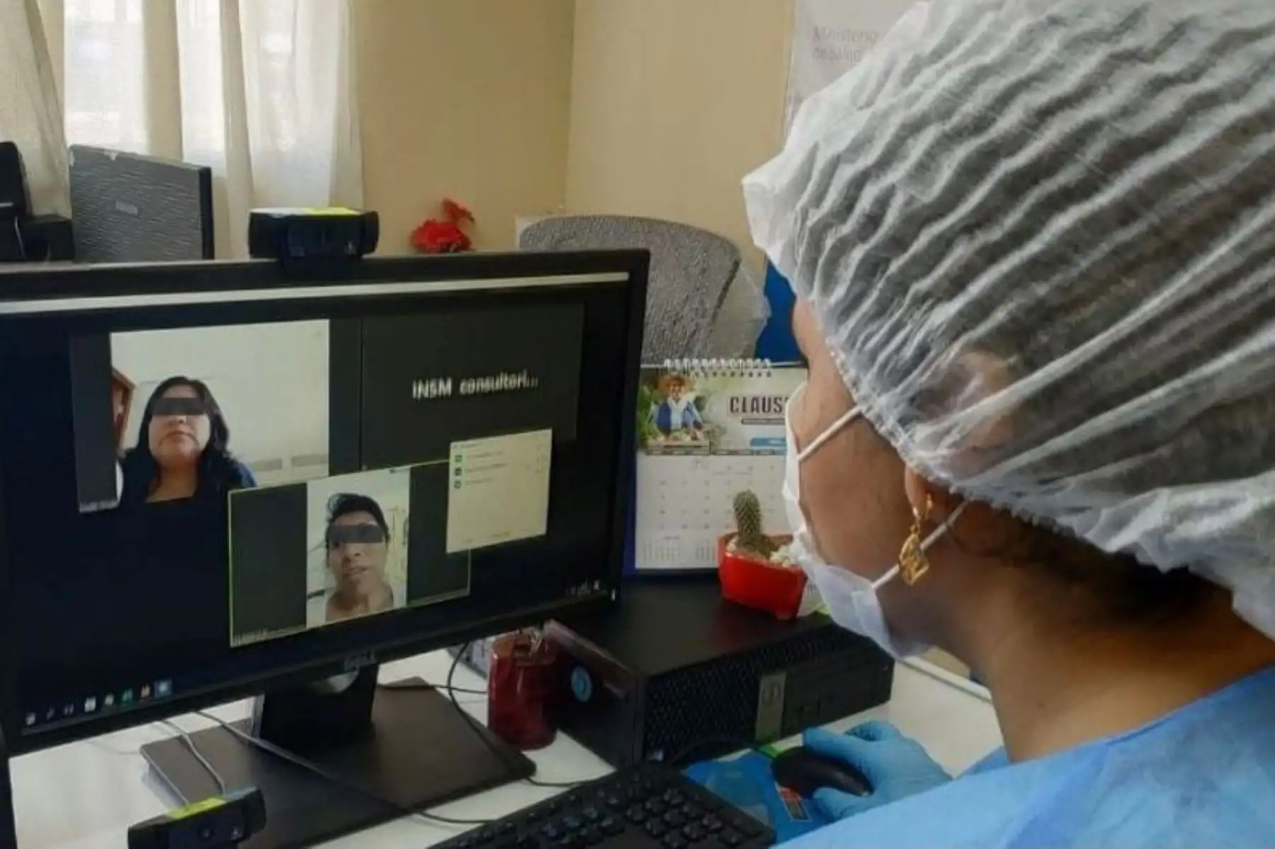 La teleatención está demostrando ser un medio muy eficaz para llegar a todos los pacientes, inclusive de regiones y zonas alejadas del país, que continúan su tratamiento y han reducido la deserción. Foto: ANDINA/INSM