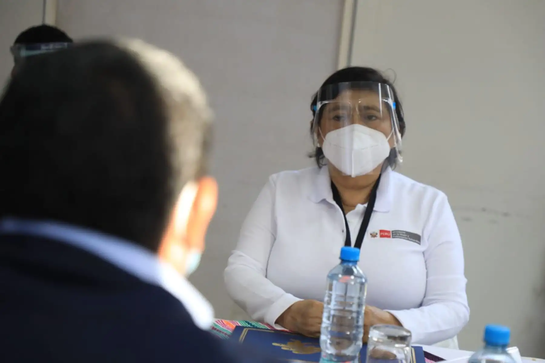 Ministra de la Mujer,  Silvia Loli supervisa jornada de vacunación contra el covid -19 a personal de primera línea y fortalece protección de poblaciones vulnerables, en la región Huánuco.
Foto: MIMP