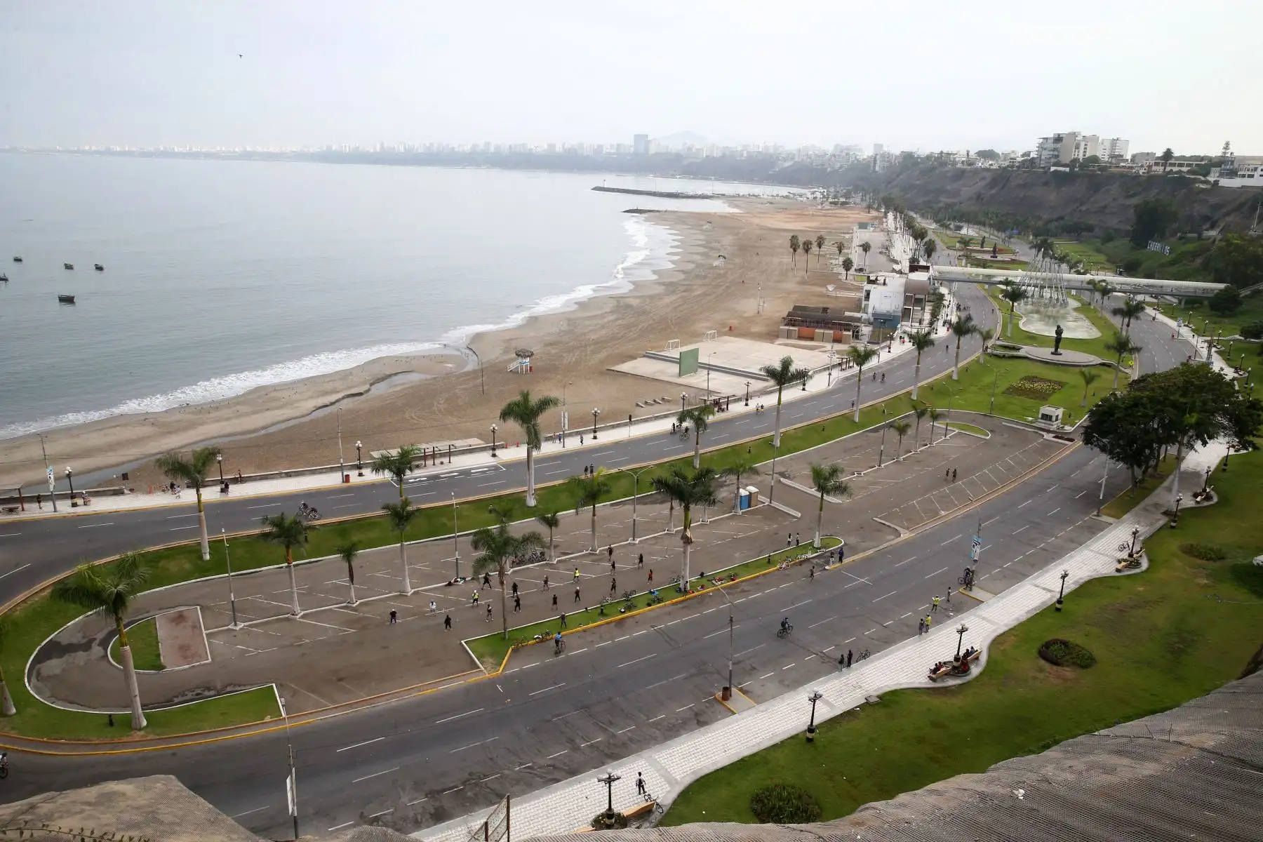 Hoy es el último día de la cuarentena establecida por el Gobierno para enfrentar el covid-19 en Lima Metropolitana, el Callao y demás provincias consideradas en nivel de alerta extremo. Imagen de la Costa Verde.
Foto: ANDINA/Vidal Tarqui