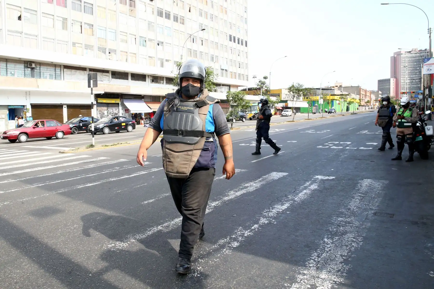 Hoy es el último día de la cuarentena establecida por el Gobierno para enfrentar el covid-19 en Lima Metropolitana, el Callao y demás provincias consideradas en nivel de alerta extremo. Imagen de la Av. Abancay.
Foto: ANDINA/Vidal Tarqui