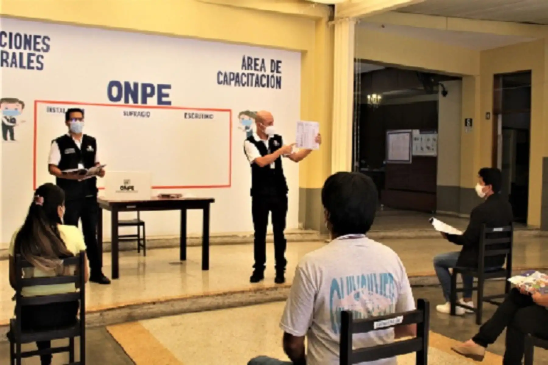 La capacitación se está brindando en la oficina de la ODPE Trujillo, al igual que en todas las oficinas distritales de las provincias Julcán, Otuzco, Virú y Trujillo.