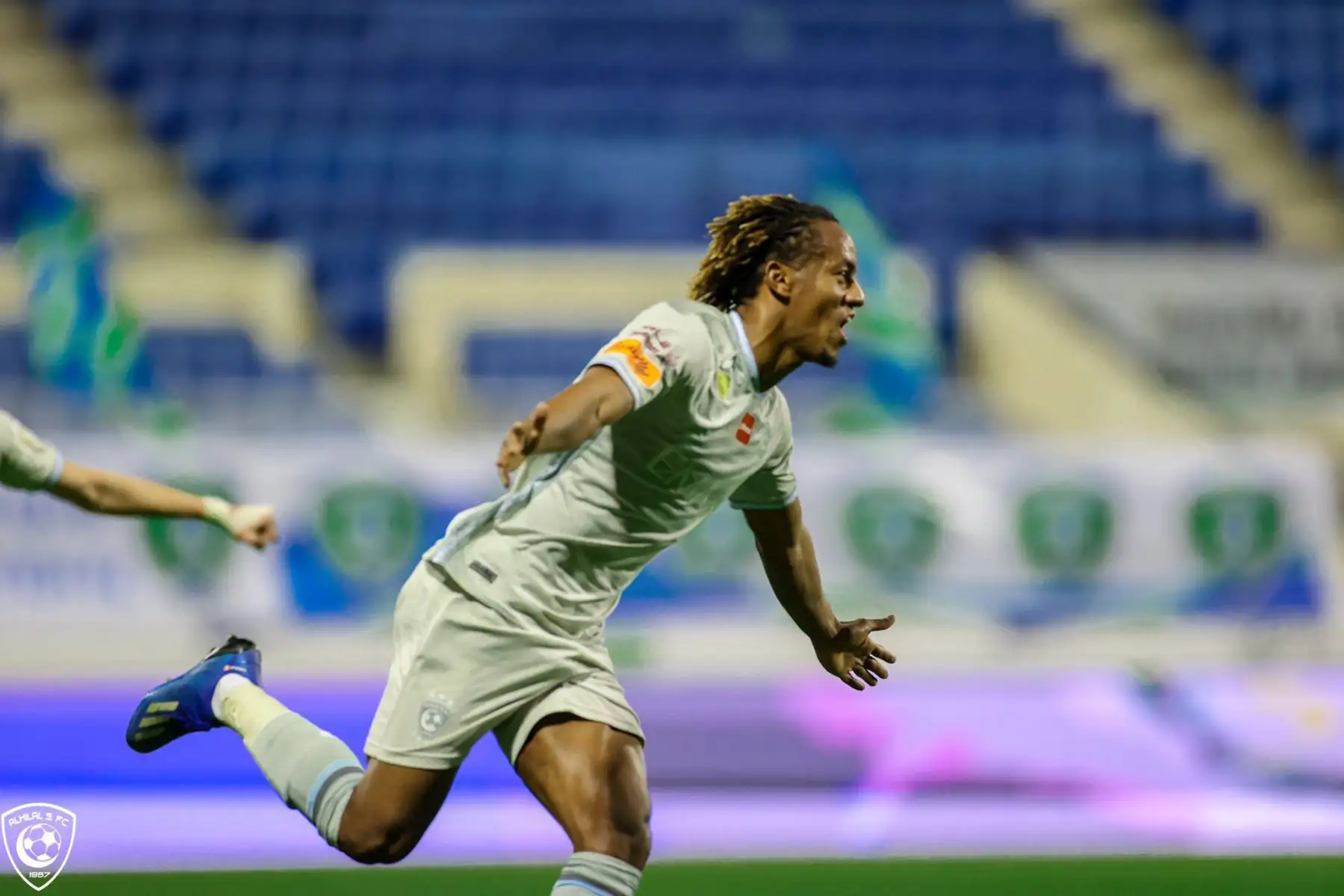 André Carrillo del club Al-Hilal celebra su gol ante el Al-Fateh de Christian Cueva en la 1era división de Arabia Saudita.
Foto: @Alhilal_FC