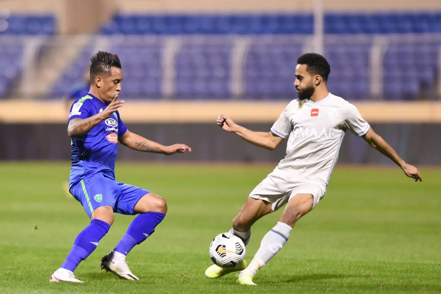 Los volantes de la selección peruana, Christian Cueva y André Carrillo, protagonizaron un interesante duelo, por la jornada 21 de la Primera División de Arabia Saudita.
En partido intenso,  el Al-Hilal de André Carrillo gano 5 a 2 al Al-Fateh de Christian Cueva  en el Estadio Prince Abdullah bin Jalawi.
@FatehClub