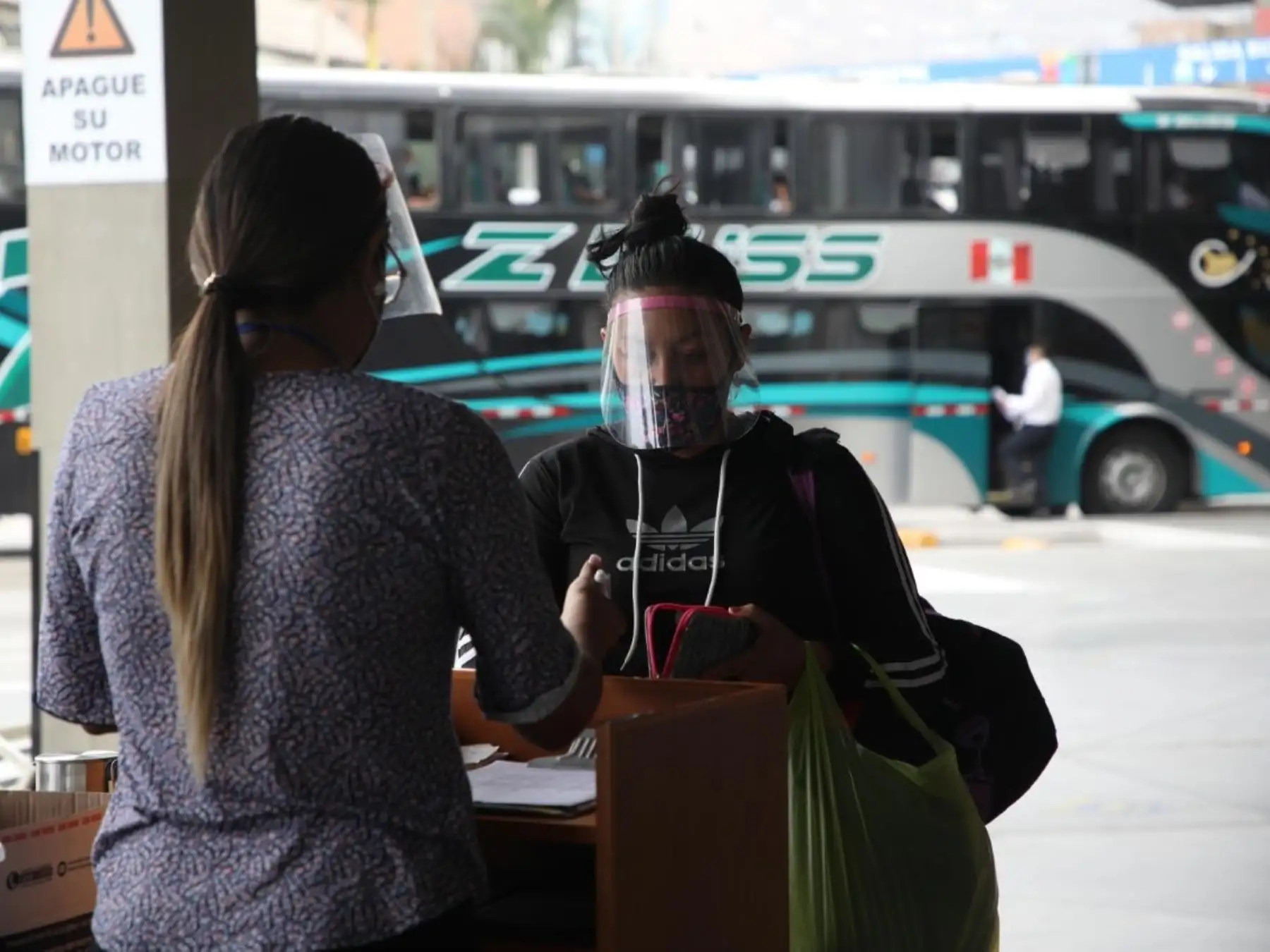 Toma en cuentas medidas que están vigentes desde hoy en el servicio de transporte interprovincial de pasajeros para prevenir la covid-19. ANDINA/Difusión
