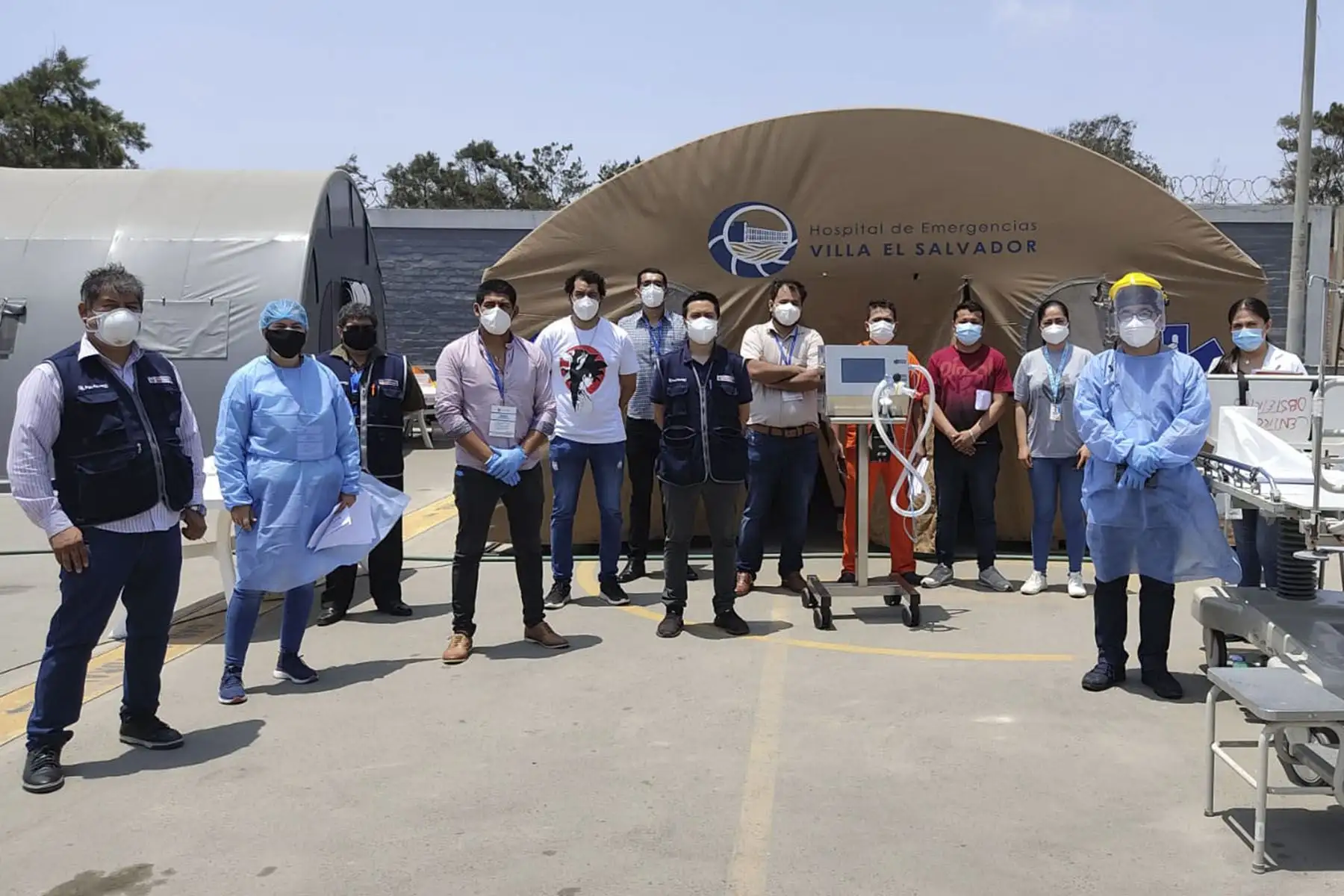 Más de 200 médicos, enfermeras, ingenieros biomédicos y personal de soporte técnico, fueron capacitados en su uso (Foto: PUCP)