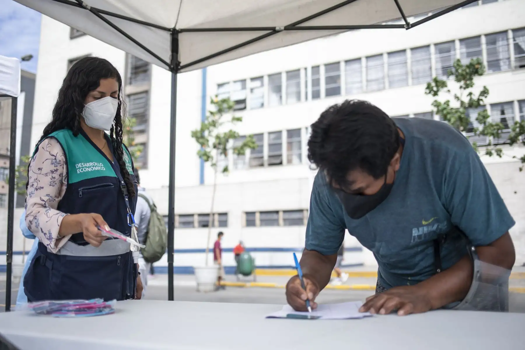 Programa Lima Te Cuida, atiende a comerciantes de Mesa Redonda, Foto :ANDINA/MLM