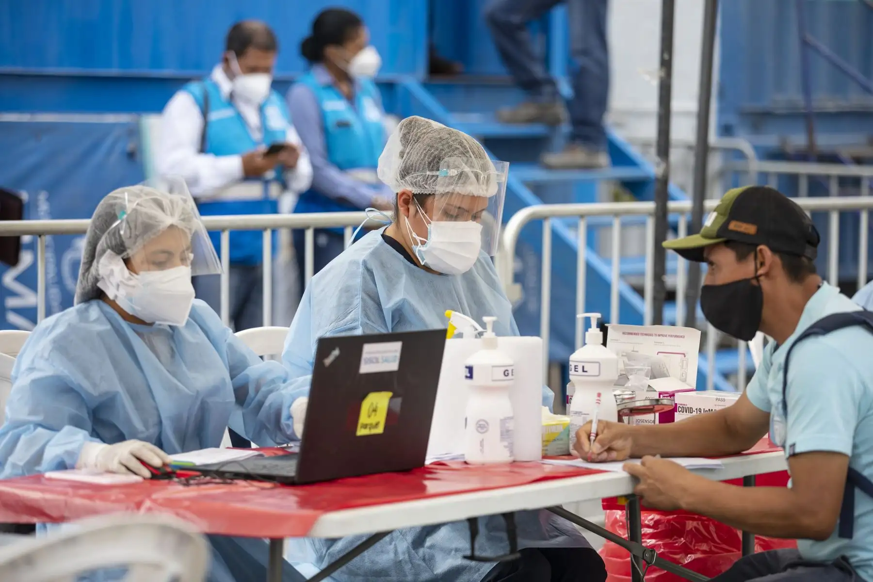 Programa Lima Te Cuida, atiende a comerciantes de Mesa Redonda, Foto :ANDINA/MLM