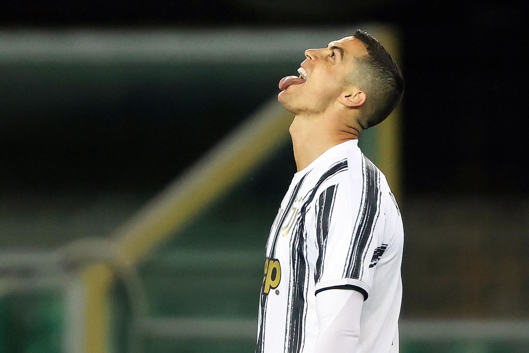 Cristiano Ronaldo de la Juventus reacciona durante el partido de fútbol de la Serie A. Foto: EFE