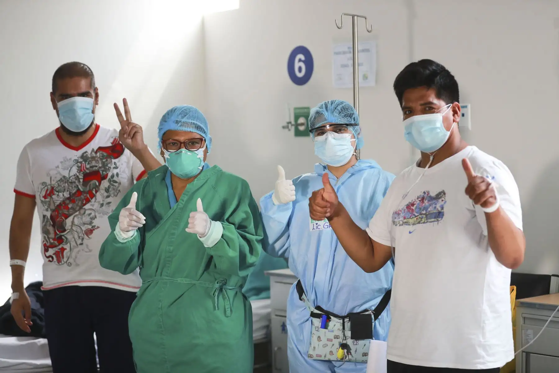 Su mística la lleva a dar más de lo que su profesión le exige porque el hospital es como su segunda casa y quiere que los pacientes del área se sientan queridos ya que sabe que el amor y la tranquilidad que ellas les transmiten puede hacer la diferencia entre la vida y la muerte. Foto: ANDINA/Carla Patiño