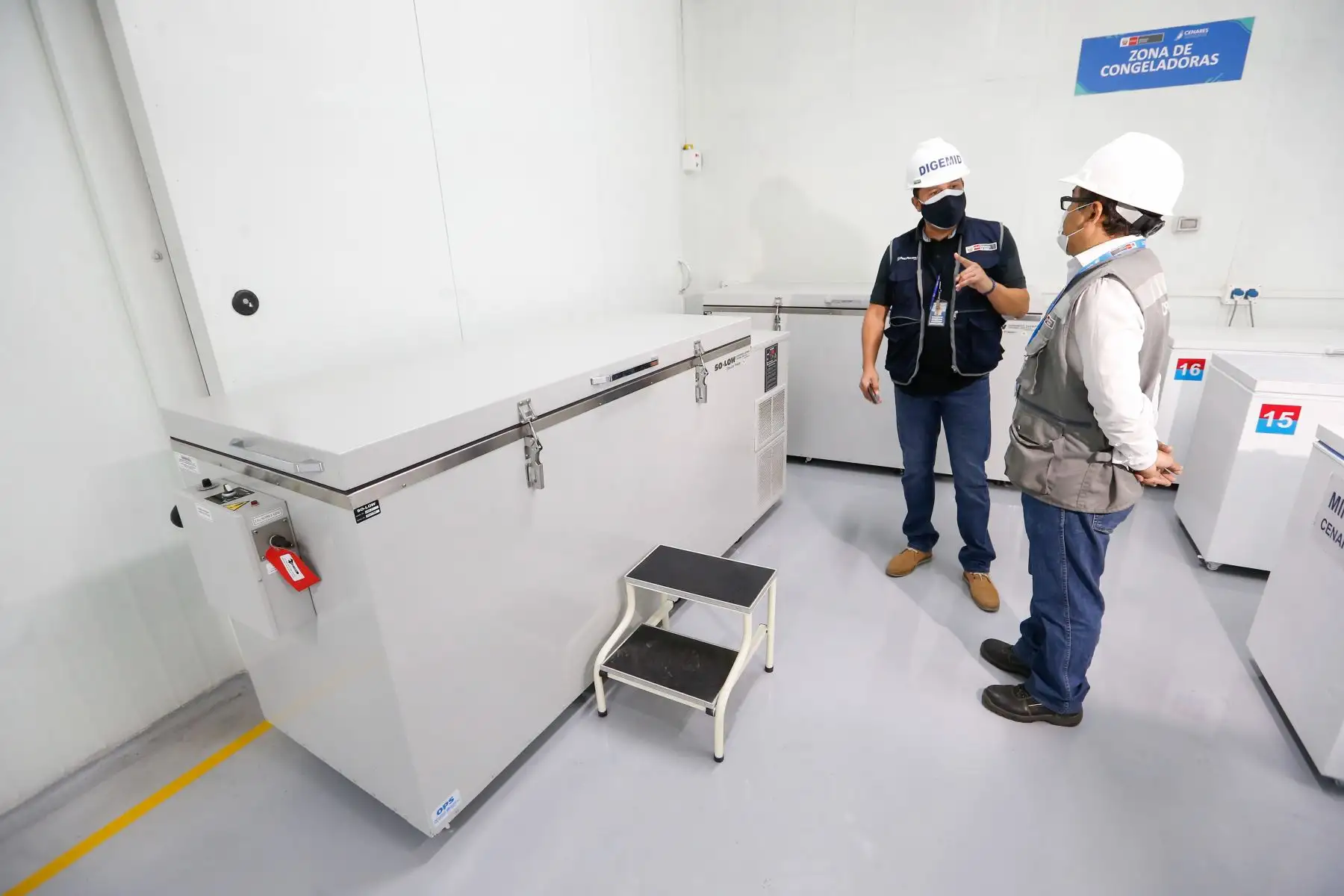 Zona de ultracongeladoras , donde se conservan las  vacunas del laboratorio Pfizer, tienen una capacidad de almacenamiento de hasta 140,000 dosis cada una, temperatura :- 40 a- 80 grados C.
Foto: PCM