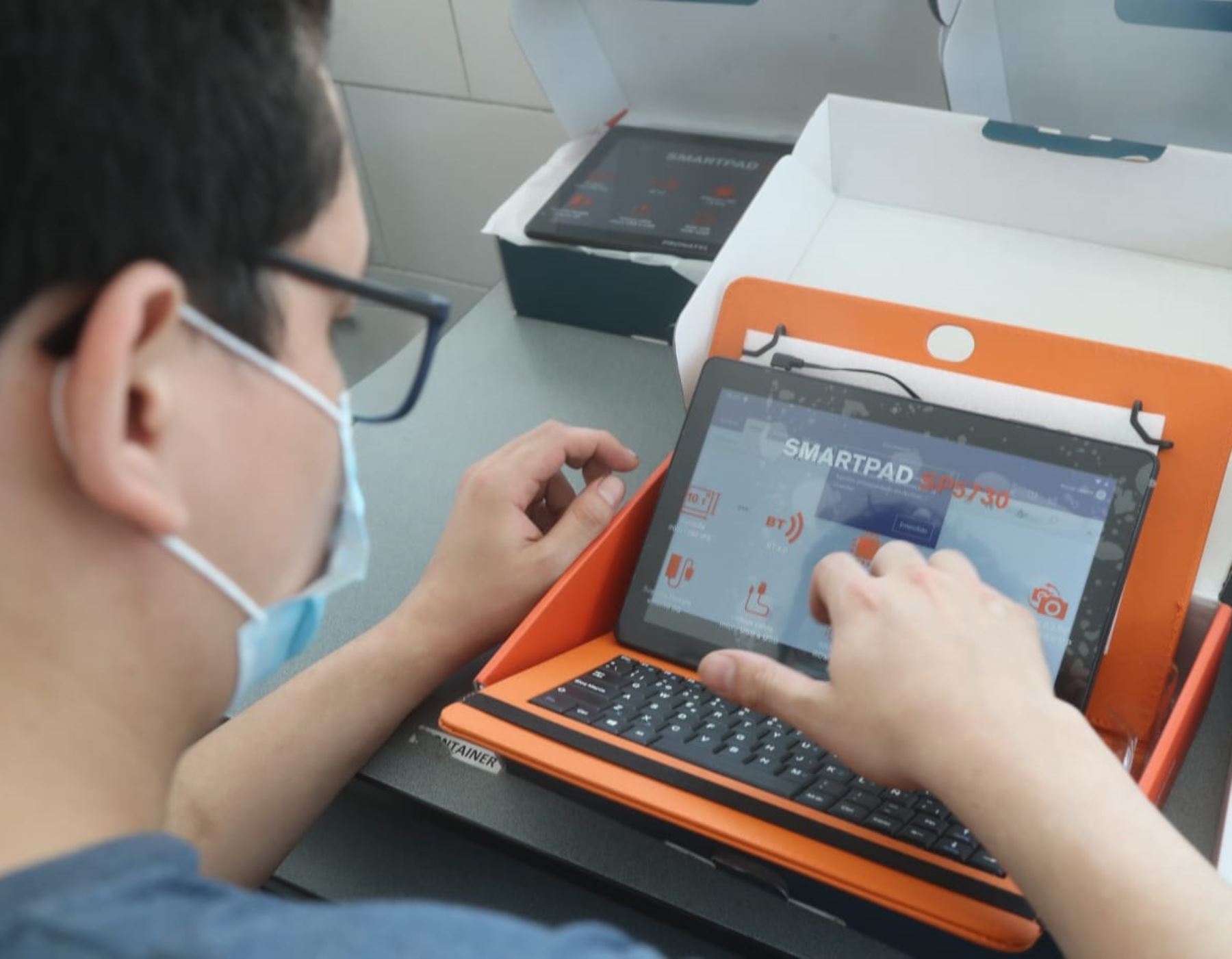MTC entrega un nuevo lote de tabletas electrónicas para estudiantes de la región Lambayeque.