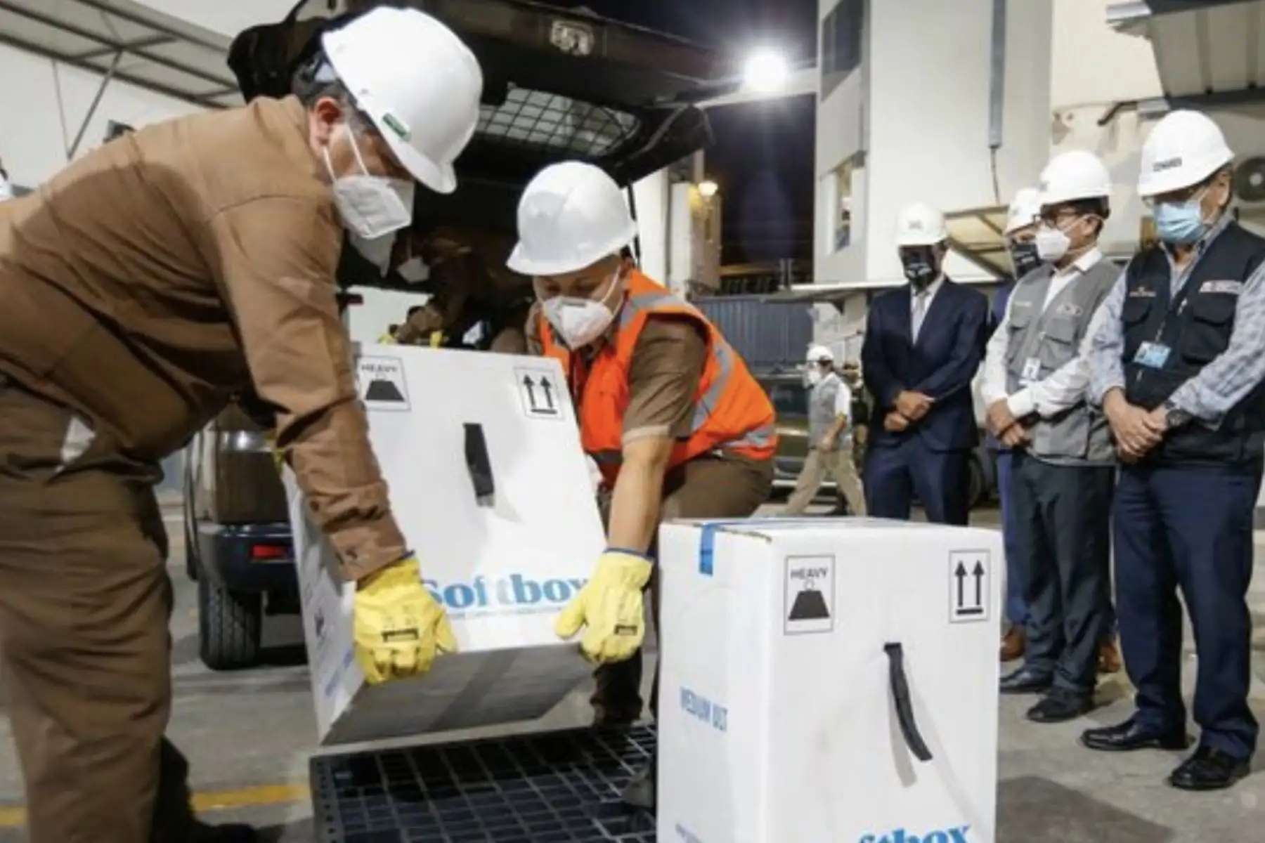 Ministro Ugarte precisó que distribución de estas dosis comenzará en Lima y continuará en regiones. Foto: ANDINA/difusión.