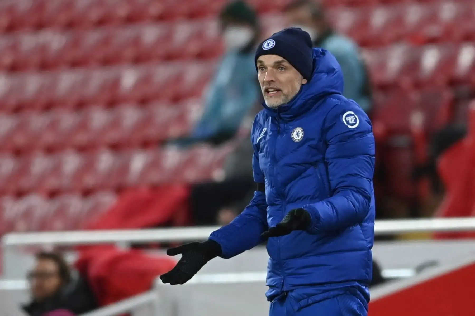 El entrenador alemán del Chelsea, Thomas Tuchel, hace gestos desde las líneas laterales durante el partido de fútbol de la Premier League inglesa entre Liverpool y Chelsea en Anfield en Liverpool, noroeste de Inglaterra. Foto: AFP