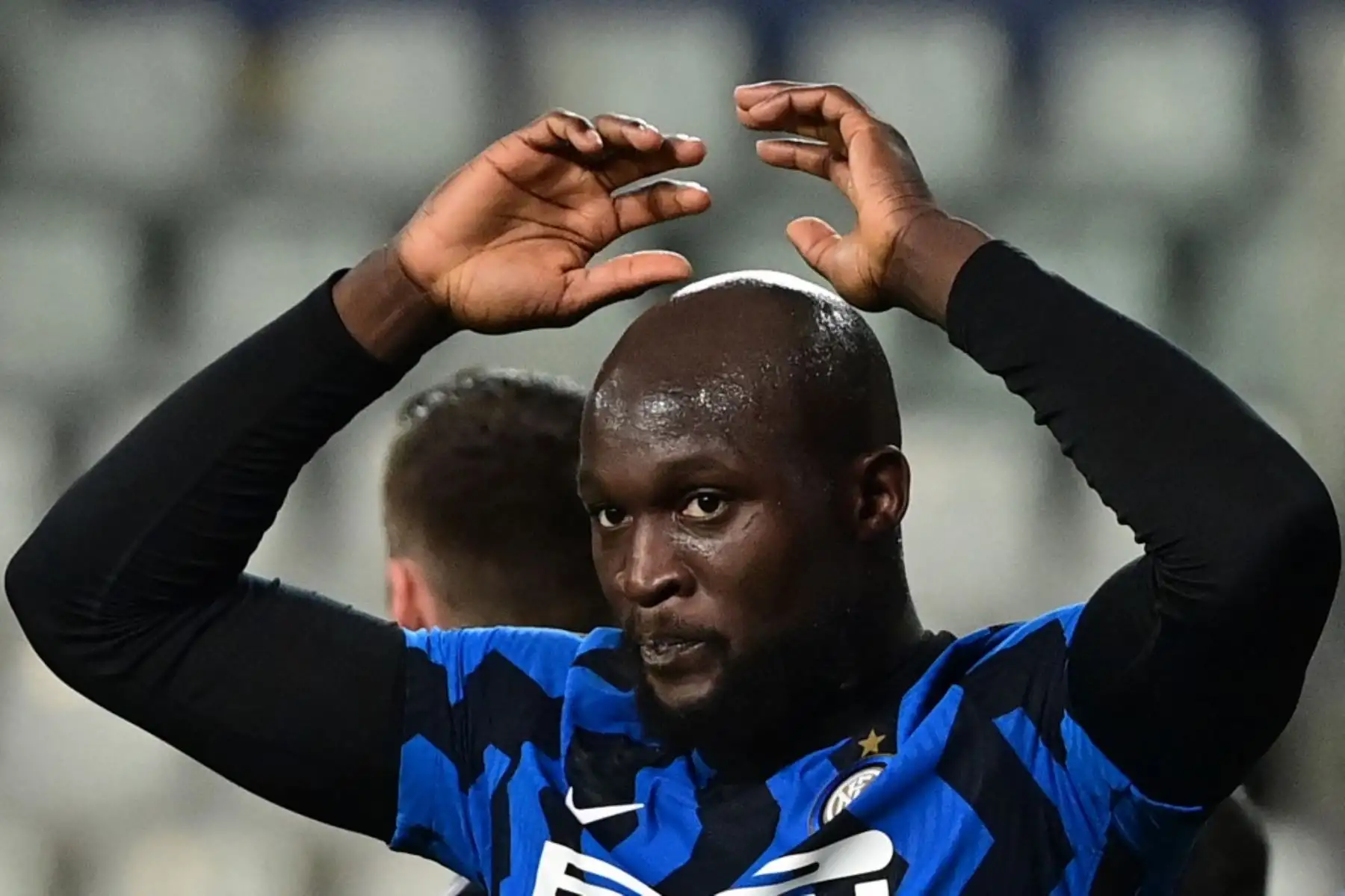 El delantero belga del Inter de Milán Romelu Lukaku reacciona después de perder una oportunidad de gol durante el partido de fútbol de la Serie A italiana Parma vs Inter de Milán el 04 de marzo de 2021 en el estadio Ennio-Tardini de Parma. Foto: AFP