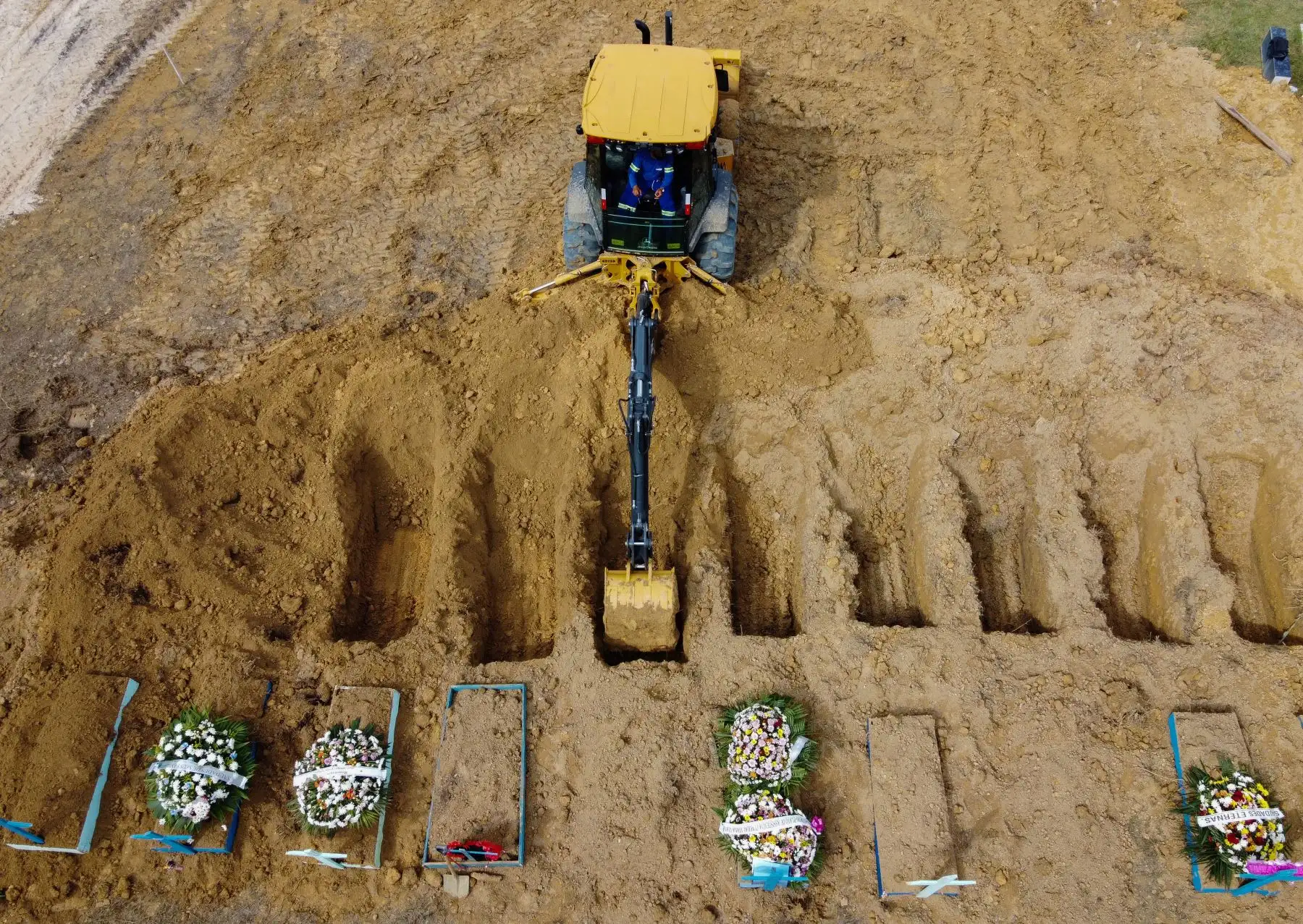 Desde el pasado noviembre, Brasil afronta una segunda ola más virulenta y letal de la pandemia que ha llevado al país a promediar más de mil muertes diarias asociadas a la covid durante el último mes y medio. Foto: AFP