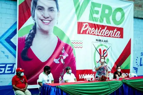 Verónika Mendoza en la región Moquegua.