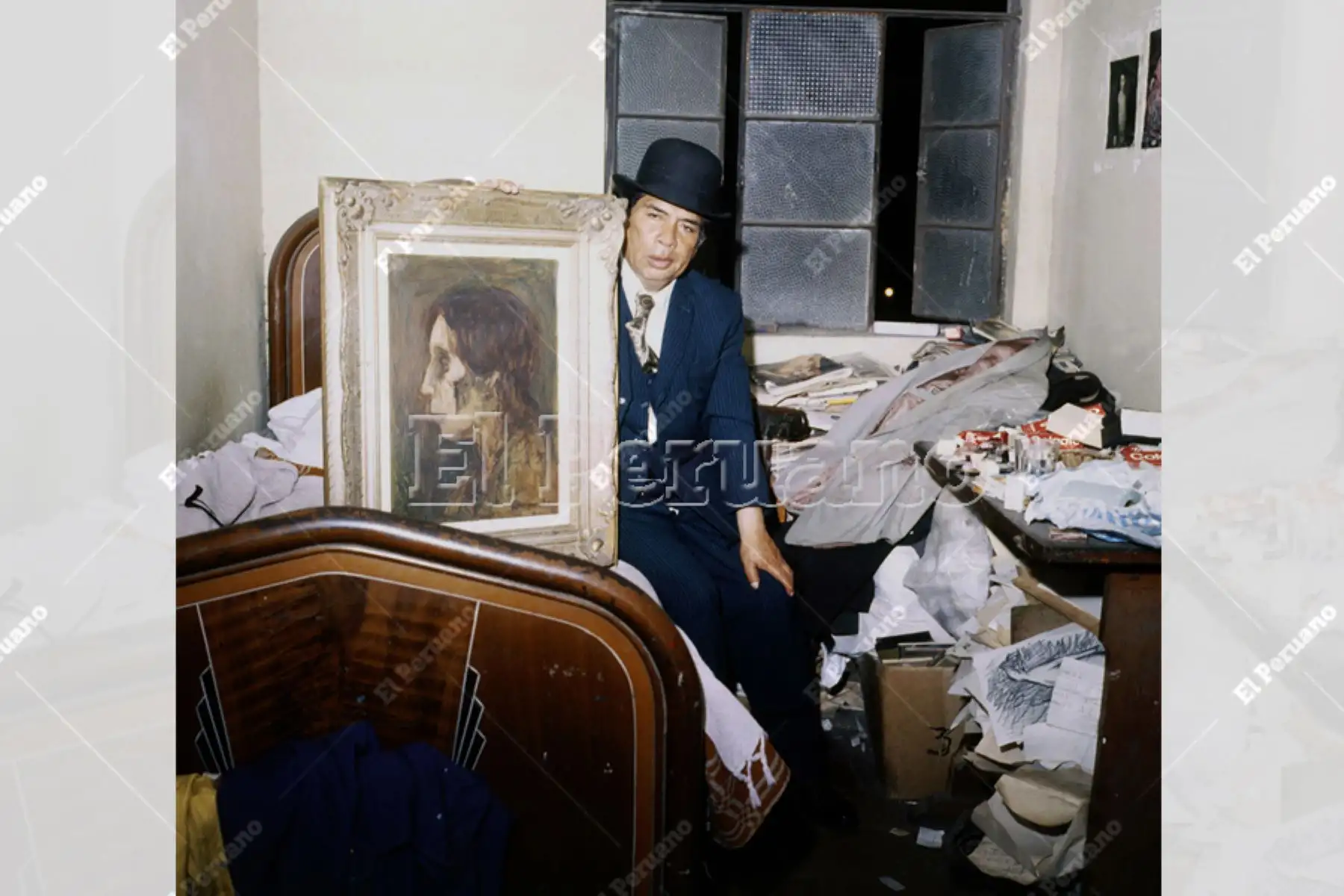 Hoy se cumplen 103 años del nacimiento de Víctor Humareda (Lampa/Puno, 6 de marzo de 1920), pintor expresionista que consiguió llevar a la iluminación del arte las oscuridades de su existencia cotidiana. Escenas de noche, arlequines, hombres y mujeres marginales, desnudos y gente de cantina, son algunos de los personajes recurrentes de una obra que se calcula en cerca de 2,000 lienzos y bocetos.

Foto: Archivo Histórico de EL PERUANO