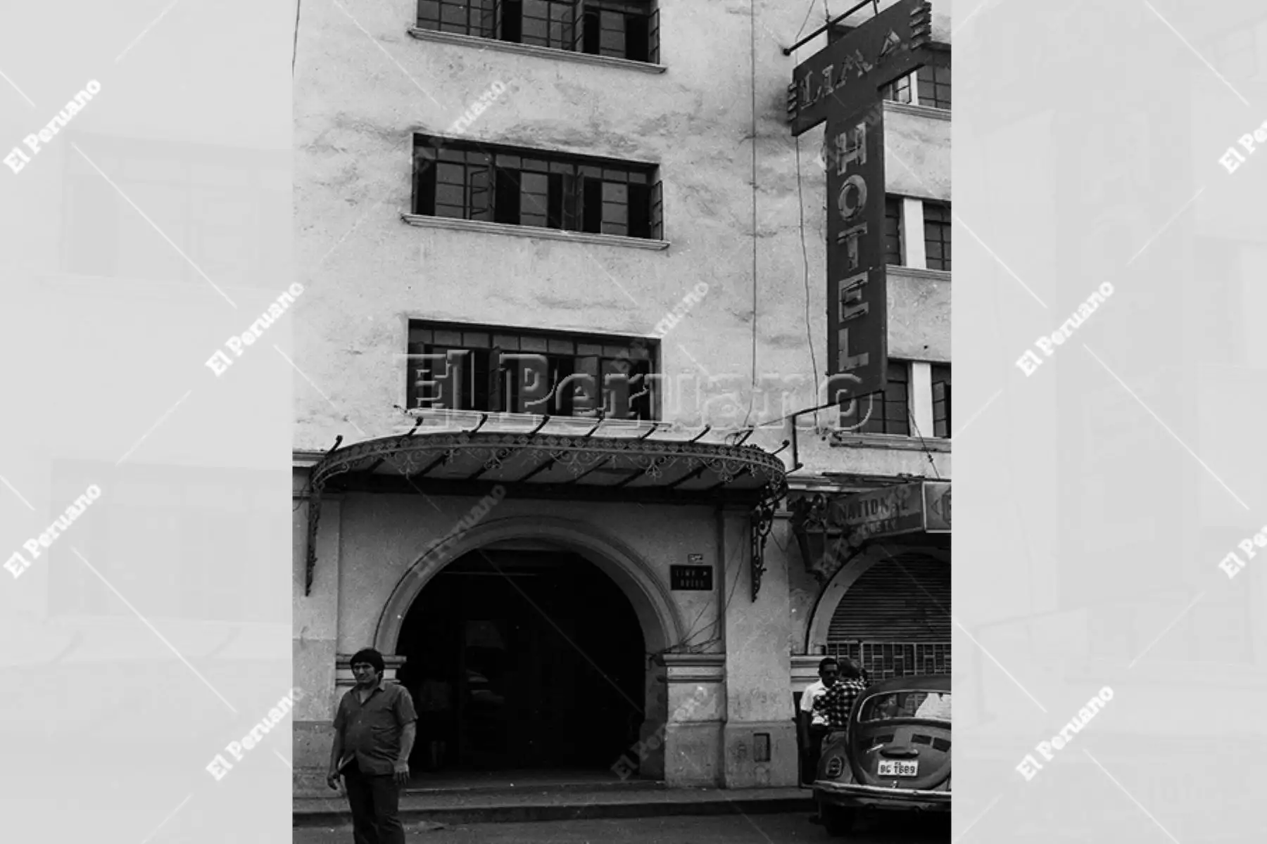 Lima - 19 noviembre 1988 / Fachada del Hotel Lima donde vivió gran parte de su vida el pintor Víctor Humareda.
Foto: Archivo Histórico de EL PERUANO / Alan Ramírez