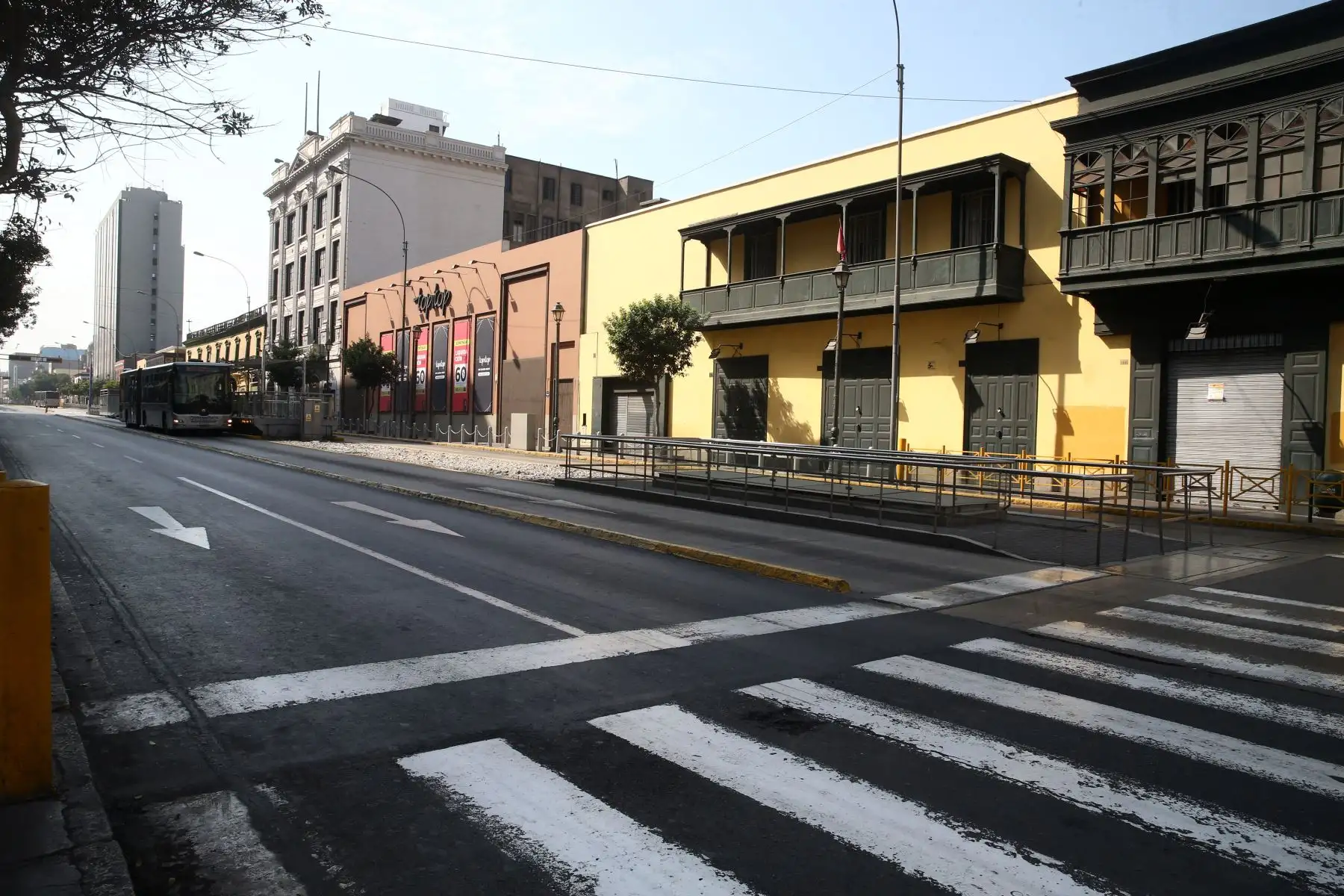 El primer domingo con inmovilización social obligatoria y estricta se cumplirá hoy en todas aquellas provincias consideradas con el nivel de riesgo extremo por la presencia del covid-19.
Foto: ANDINA/Vidal Tarqui