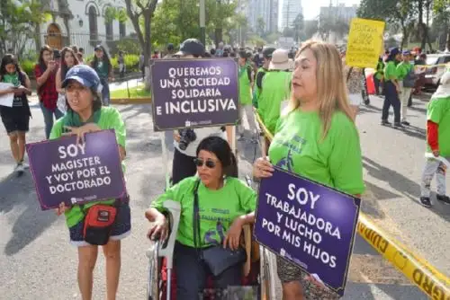 Como parte de estas actividades también realizan una serie de videos y materiales con sus testimonios de vida. El primero de estos videos se llama #EMPODERADAS y da cuenta de la lucha de dos mujeres puneñas con discapacidad, ambas profesionales que derriban mitos y estereotipos.