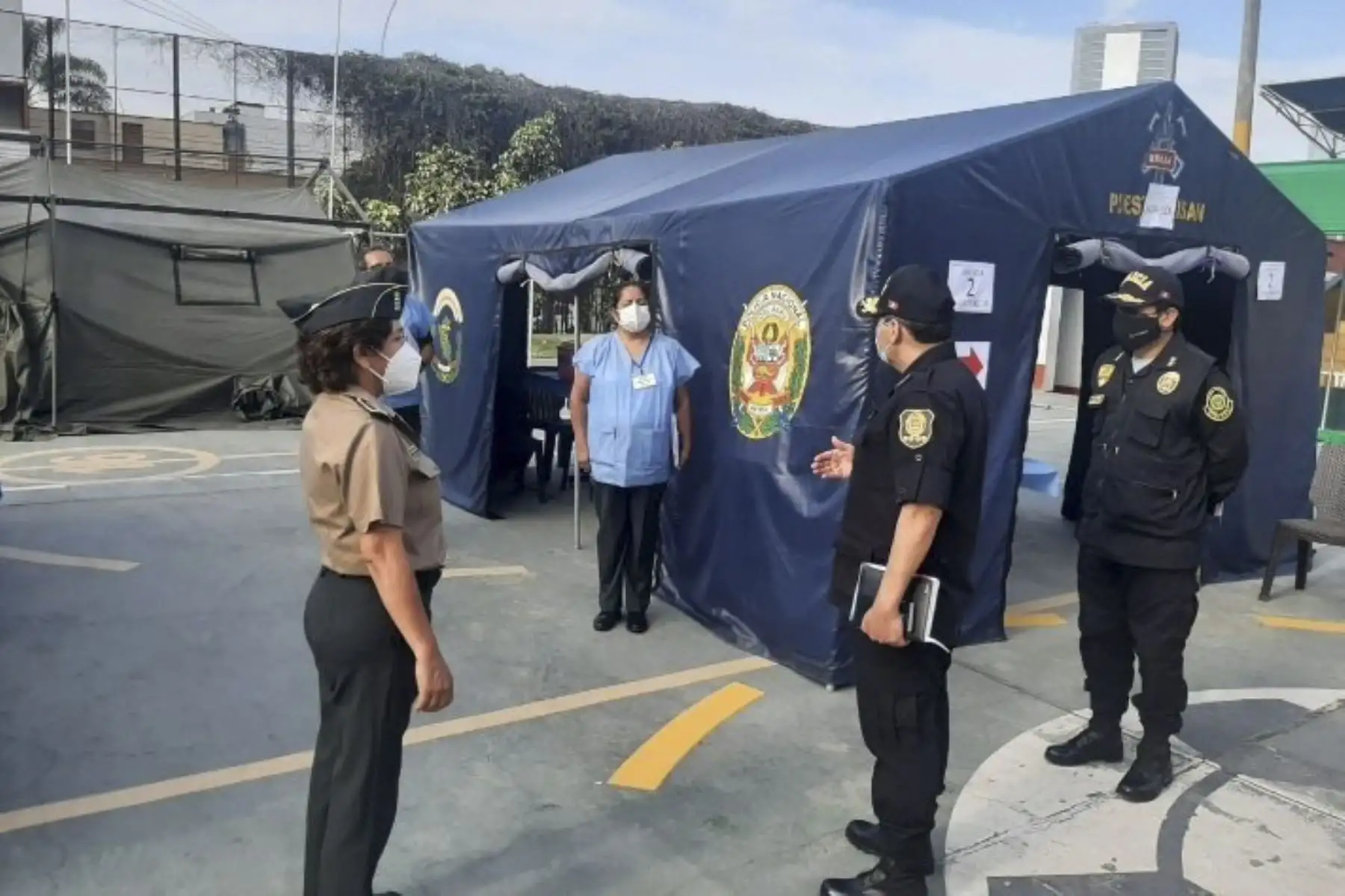 Miembros de la PNP reciben vacuna contra le covid-19 en sede del ministerio del Interior y otras dependencias policiales. Foto: Policía Nacional del Perú