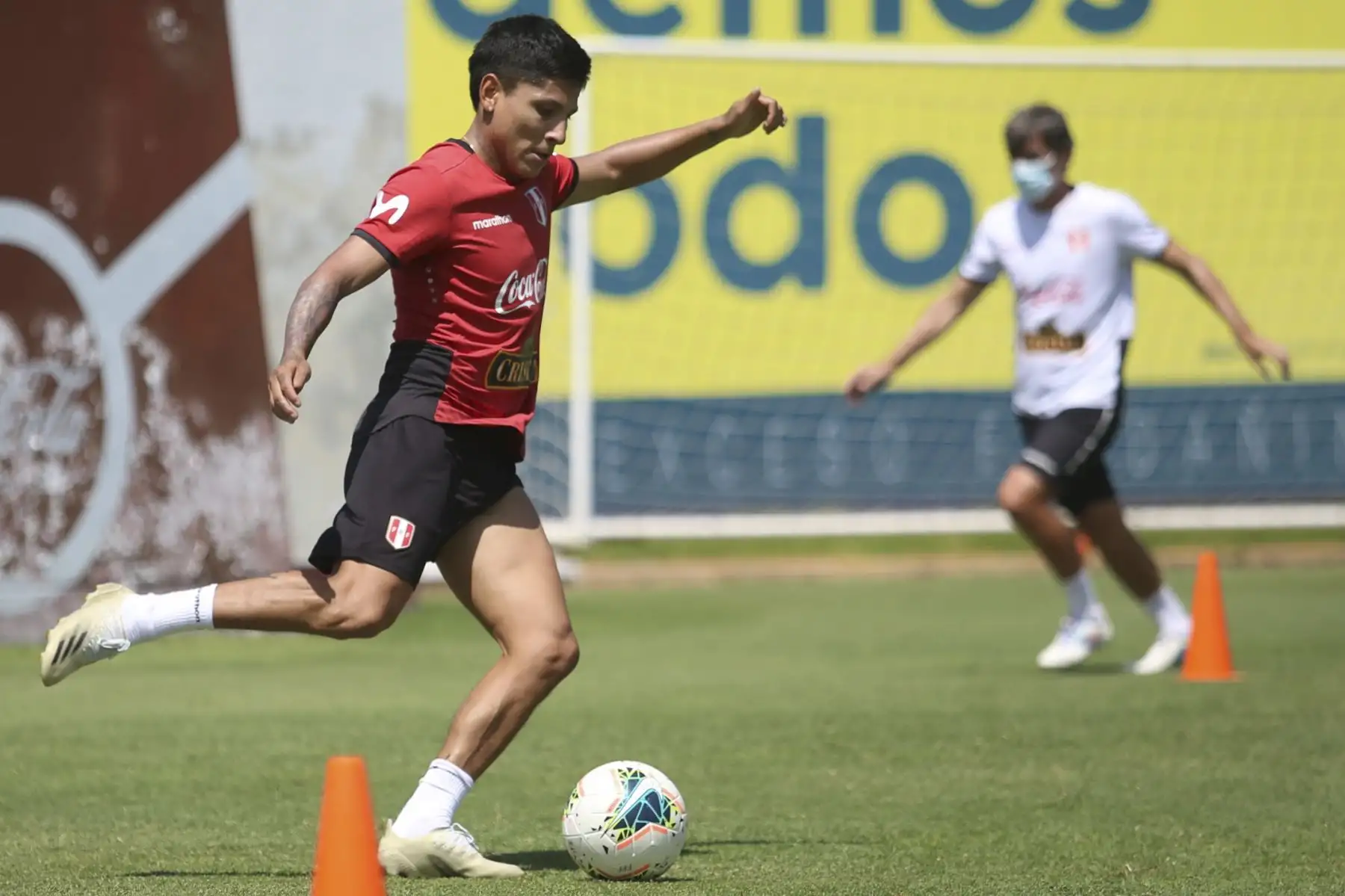 Raúl Ruidíaz de la Selección realiza trabajos en la Videna como parte del tercer microciclo de entrenamientos. Foto: FPF