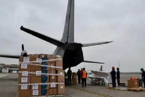 Se distribuyeron para Ica y Huánuco dos millones 269,826 EPP, entre chaquetas, pantalones, gorros descartables, lentes protectores, mascarillas de tres pliegues, mascarillas N-95, respiradores N-95, así como caretas protectoras.