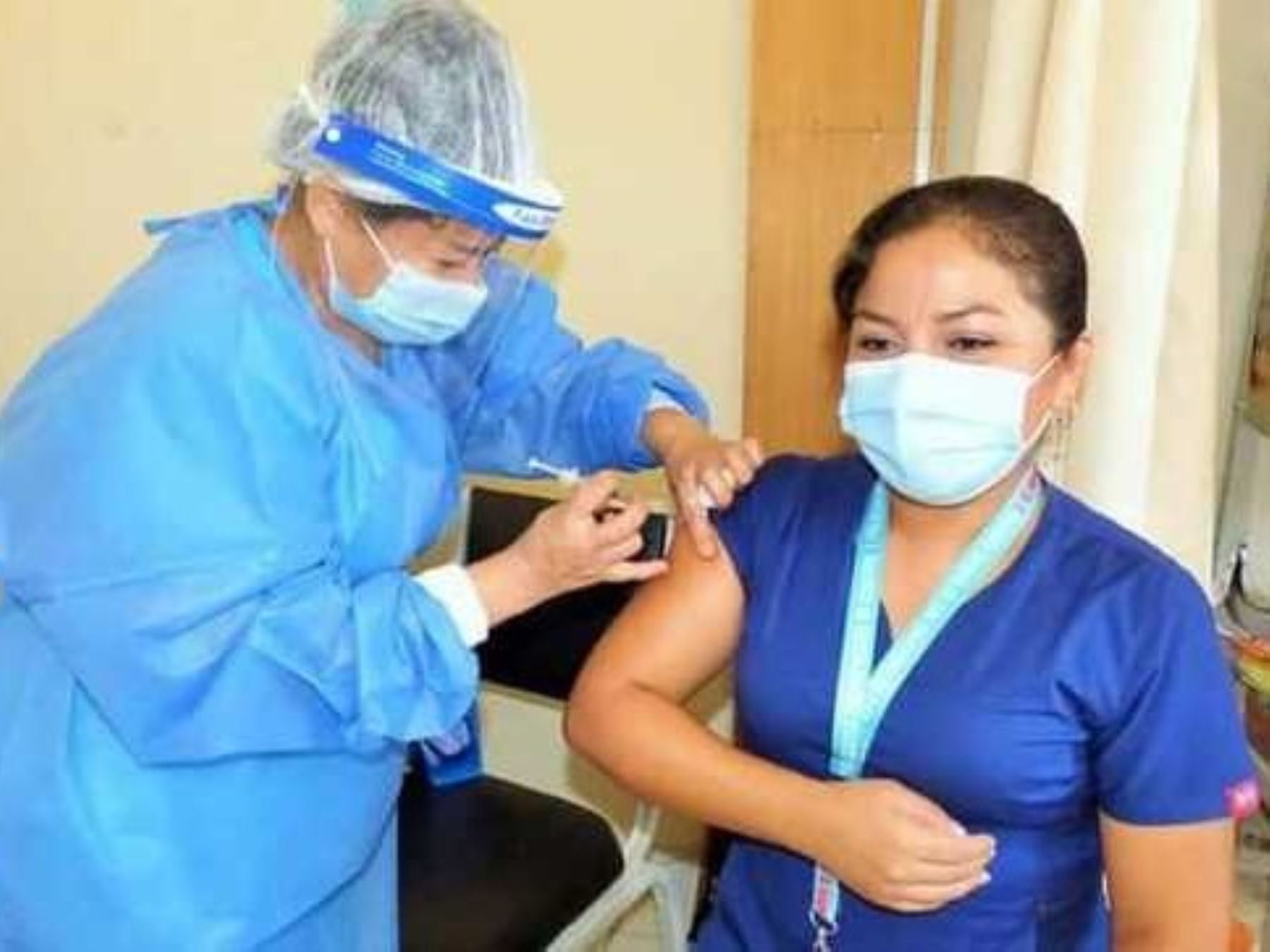 Más d e 14,000 profesionales de la salud de Piura fueron vacunados contra la pandemia de covid-19, destacó el Ministerio de Salud. ANDINA/Difusión