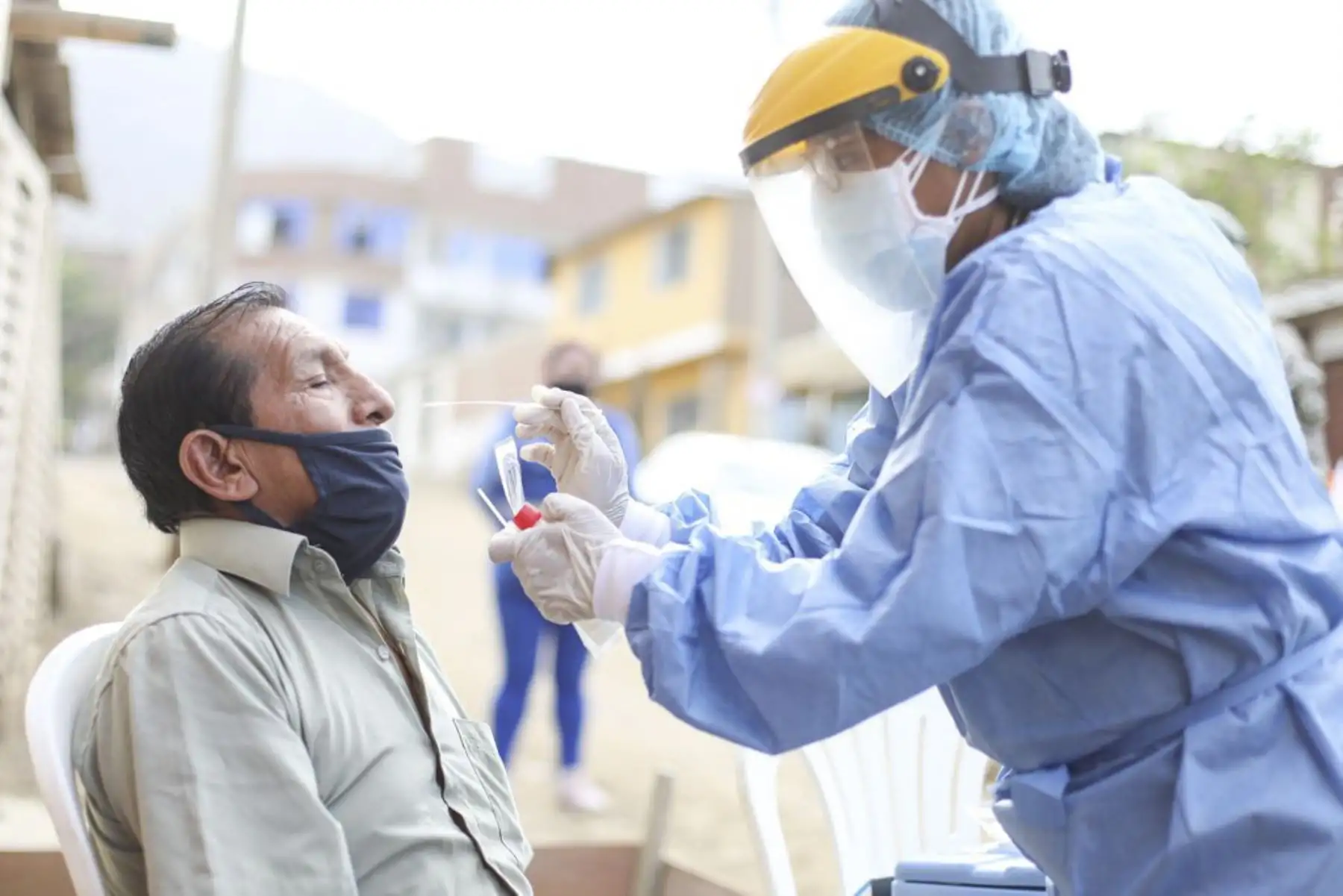 Se tiene previsto atender a 58 personas vulnerables de cuatro asociaciones de Manchay: Rinconada Alta, Nuevo Progreso, Nueva Esperanza y Las Palmeras, quienes previamente fueron identificadas y empadronadas por encontrarse en situación de riesgo ante la COVID-19.. Foto: ANDINA/Midis