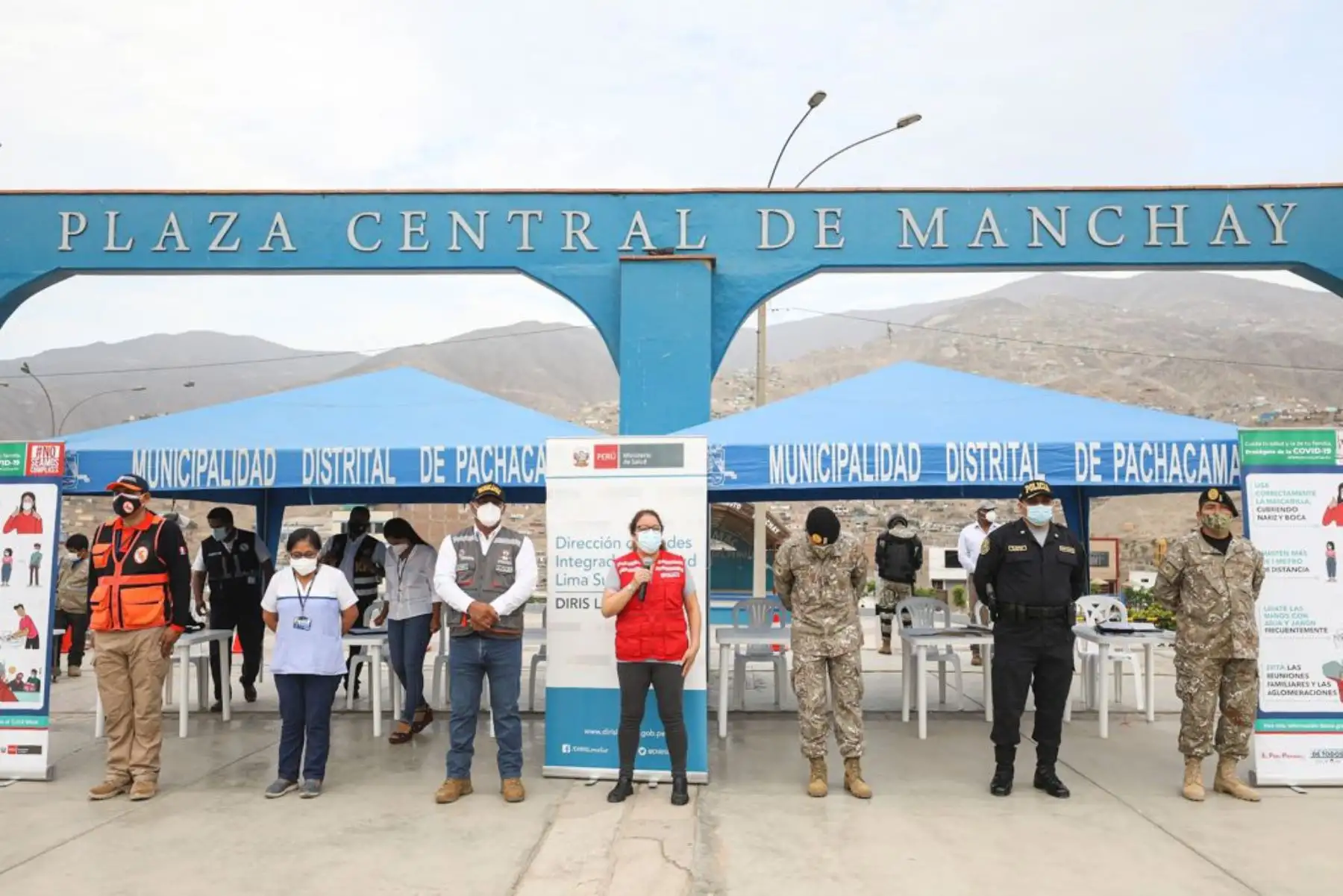 La ministra de Desarrollo e Inclusión Social, Silvana Vargas, junto a representantes del Minsa, Mindef, Indeci, el CCFFA y la Policía Nacional; patricipó en un nuevo operativo Tayta realizado en el distrito de Pachacámac. Foto: ANDINA/Midis