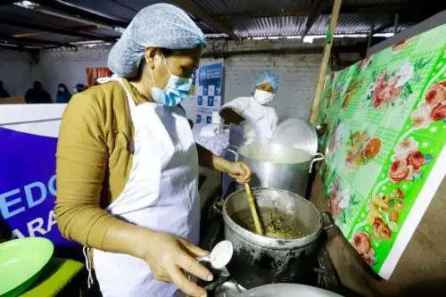 La ministra Silvana Vargas reconoció el trabajo de las organizaciones sociales que brindan alimentación a las personas más vulnerables. Foto: ANDINA/Difusión