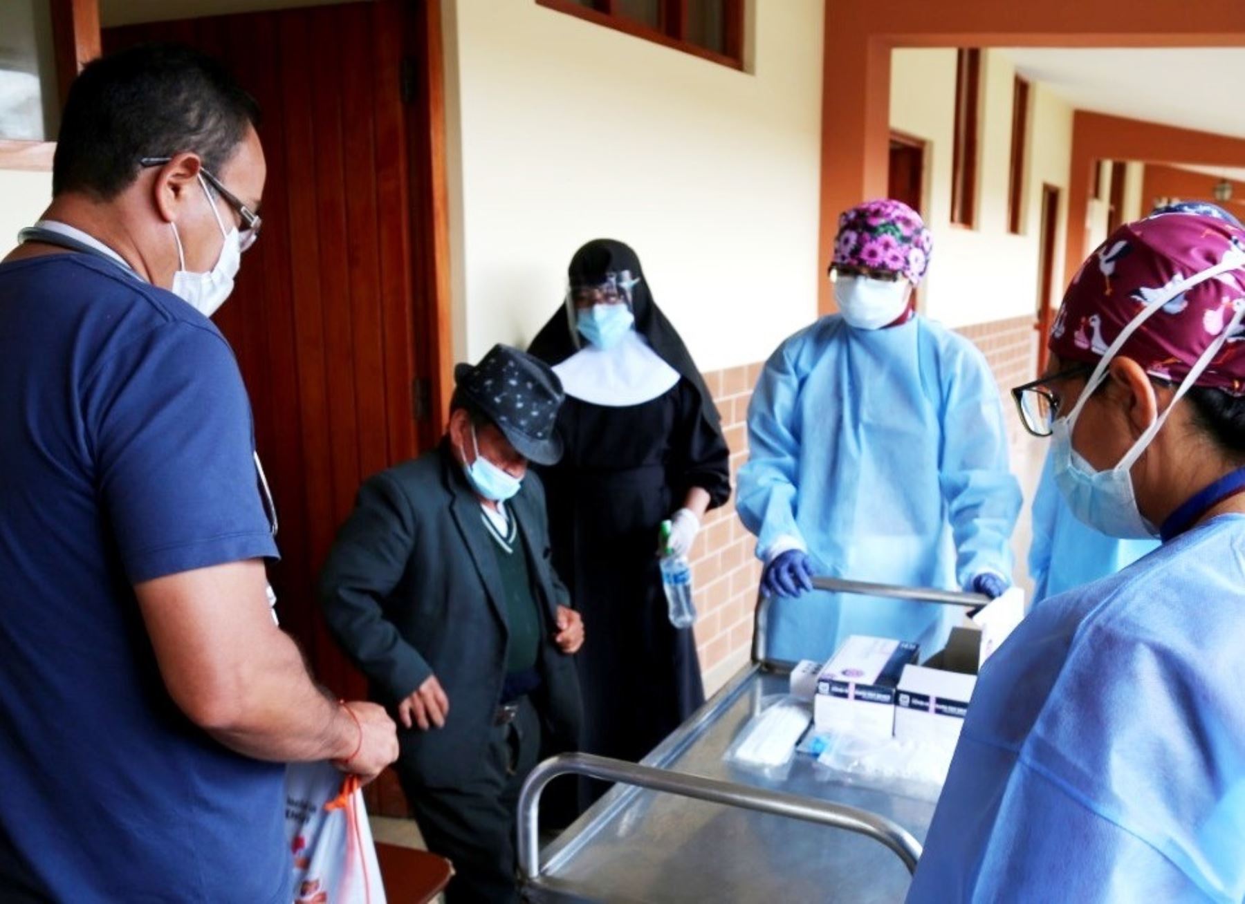 Personal de salud de Cajamarca detecta 32 infectados en albergue para adultos mayores.