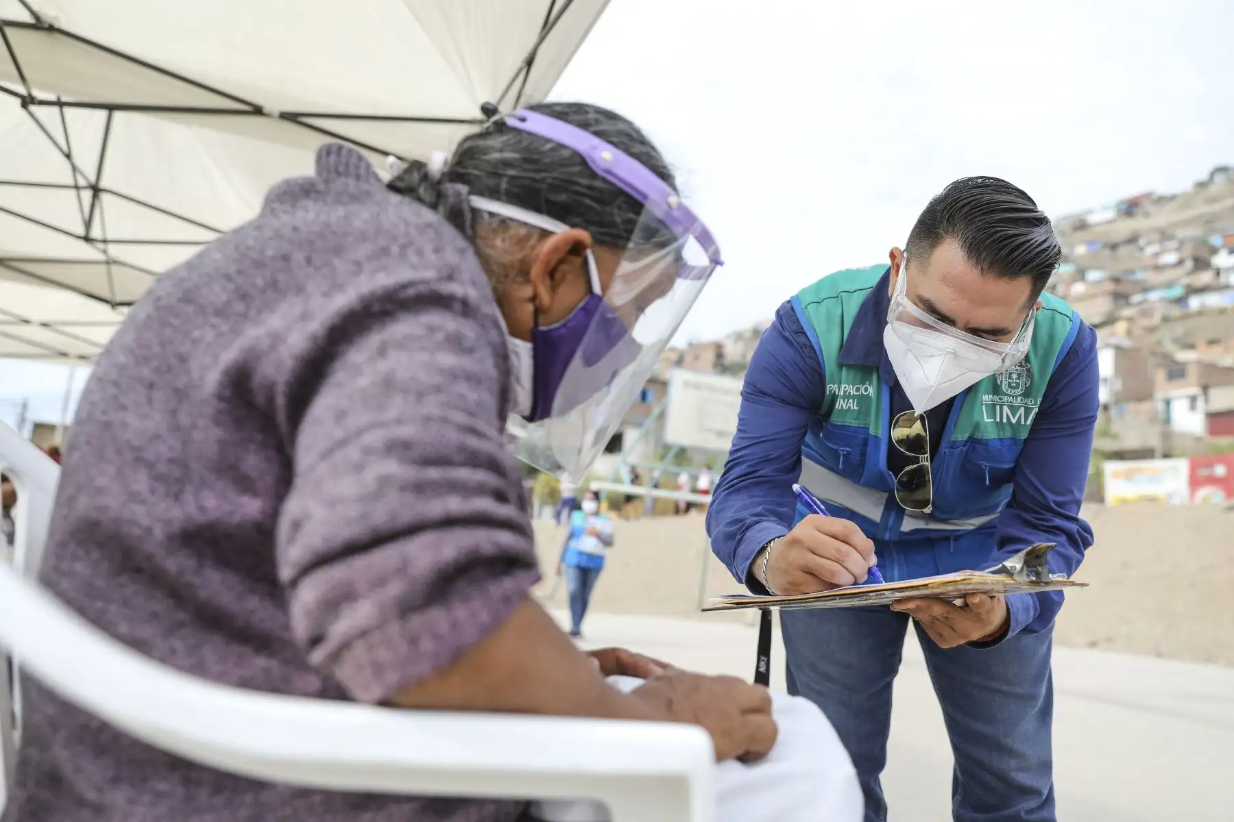 La Municipalidad de Lima a través del Sisol llevó la campaña de salud "Lima te cuida" a Villa María del Triunfo donde se realizaron descartes de covid-19 y otros servicios. Foto: MML