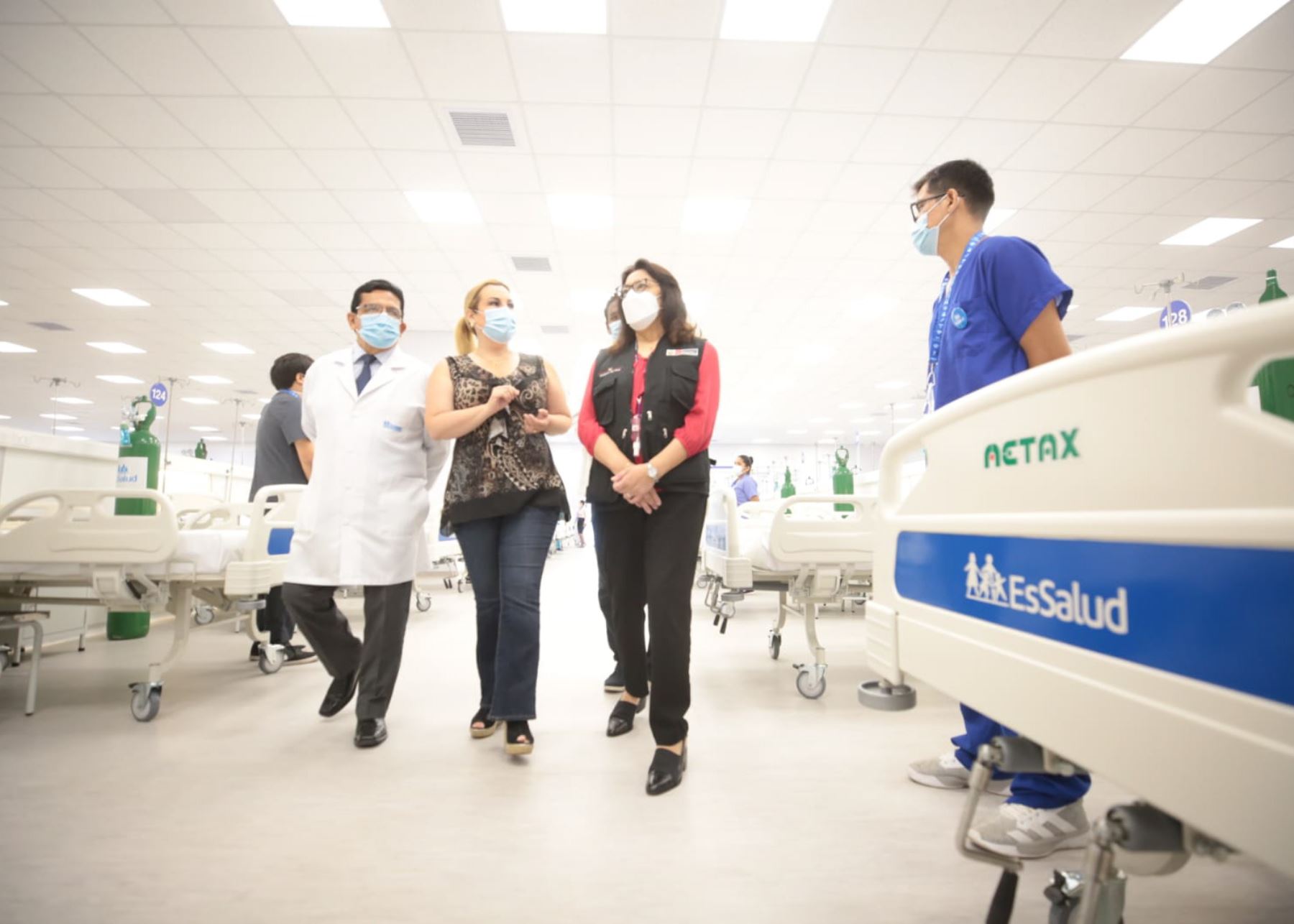 Jefa del Gabinete Ministerial, Violeta Bermúdez, participa en inauguración del nuevo Centro de Atención y Aislamiento Temporal, implementado en la explanada del Hospital Nacional Edgardo Rebagliati.