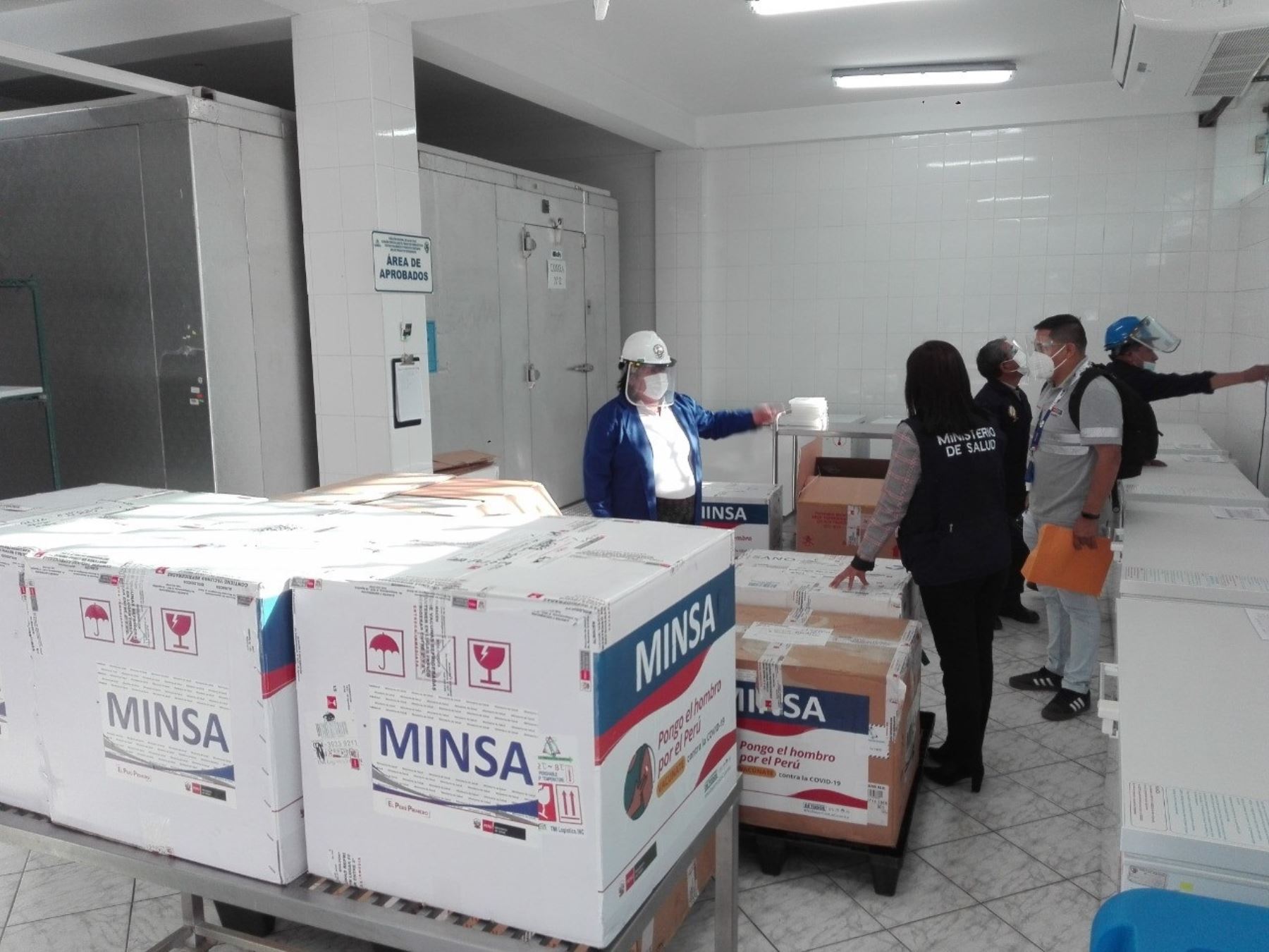 Cusco recibe el cuarto lote de vacunas Sinopharm para inmunizar contra la covid-19 a policías y militares que brindan servicio en esa región. ANDINA/Difusión