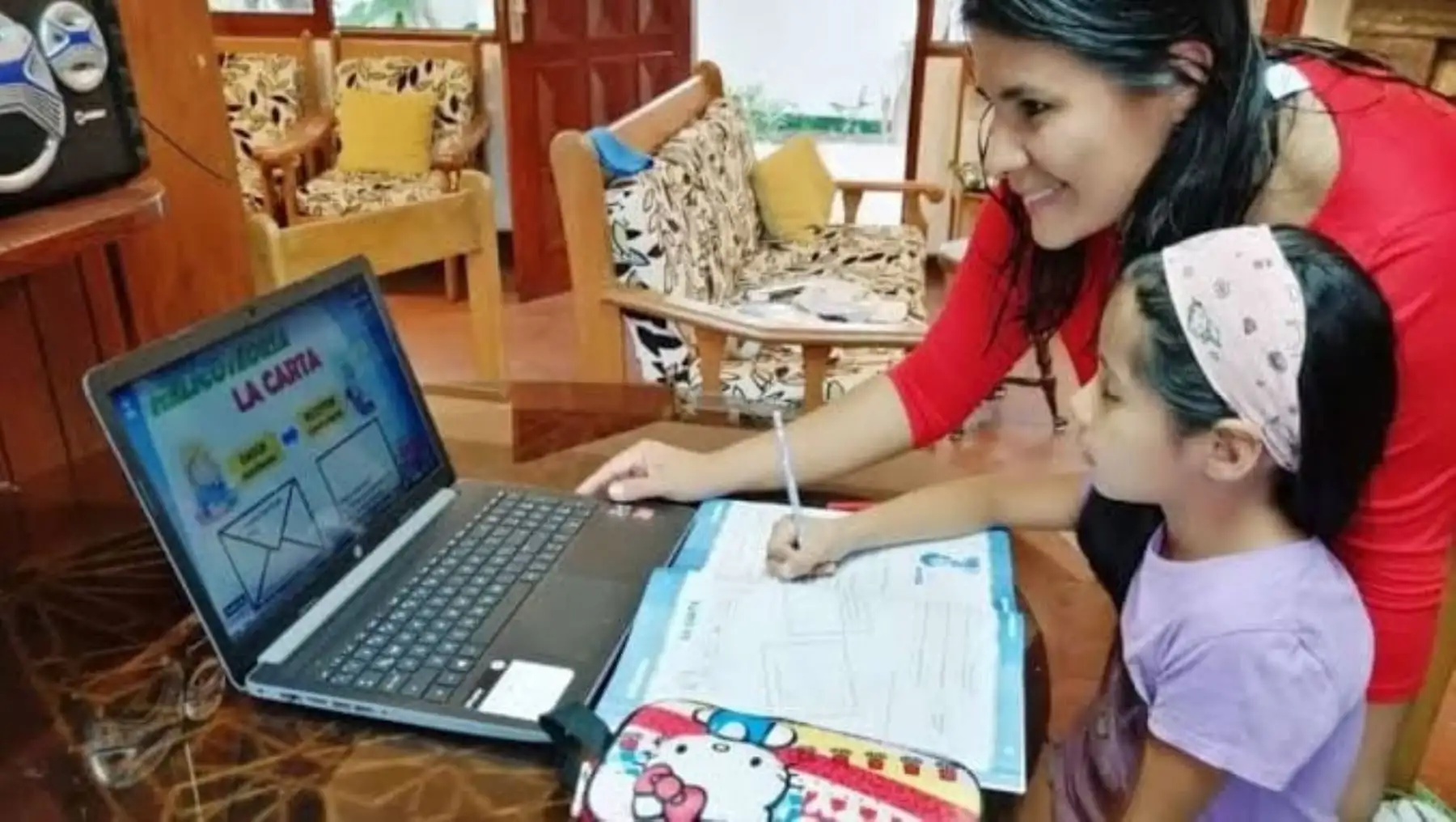 Ministerio de Salud recomienda a los padres a acompañar a sus hijos en el regreso a clases virtuales. Foto: Minsa