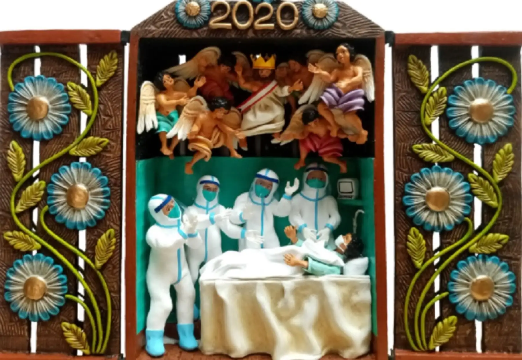 Un conmovedor homenaje al personal de salud que lucha sin tregua contra el nuevo coronavirus en nuestro país, es lo que han hecho los reconocidos artistas y hermanos Luis y Reynaldo Quispe Flores, al incluir a los máximos héroes de la cruzada contra la pandemia como nuevos protagonistas del Retablo Ayacuchano, Patrimonio Cultural del Perú. Foto: Facebook/Rey Retablos