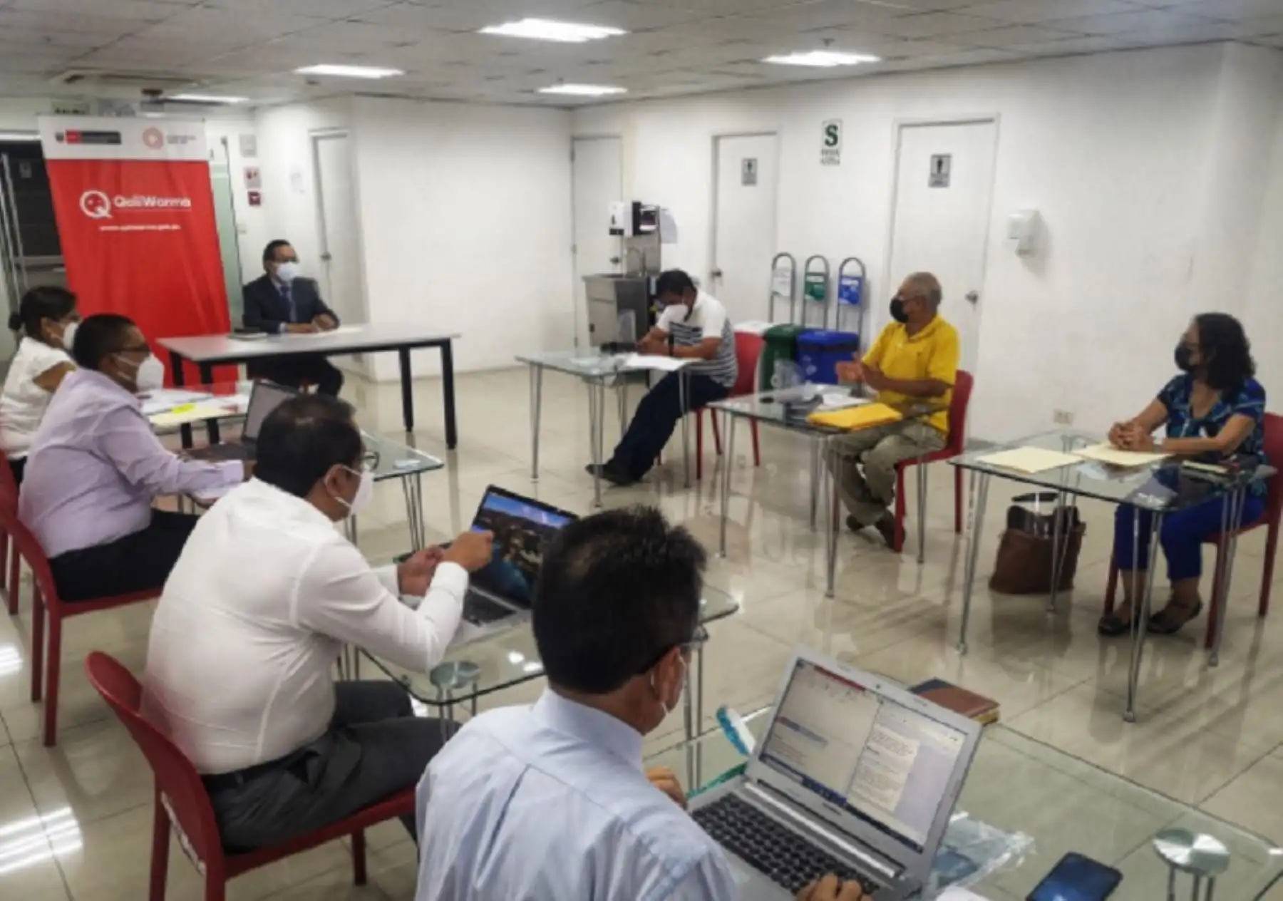El Programa Nacional de Alimentación Escolar Qali Warma del Ministerio de Desarrollo e Inclusión Social (Midis) y la Confederación Nacional de Federaciones de Asociaciones de Padres de Familia del Perú (Confeapafas Perú) articulan esfuerzos ante el inicio de clases y la entrega de alimentos a más de 4 millones de niñas y niños de más de 64,000 escuelas públicas en todo el país. Foto: Qali Warma.
