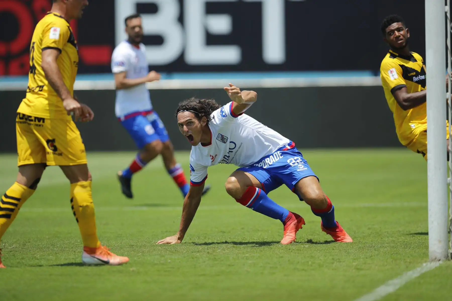 El futbolista José Carlos Fernández  de  Carlos Mannucci, celebra su gol anotado ante el  Cantolao, durante el partido por la fecha 1 de la Liga 1, en el Estadio Alberto Gallardo.  
Foto: @LigaFutProfdel