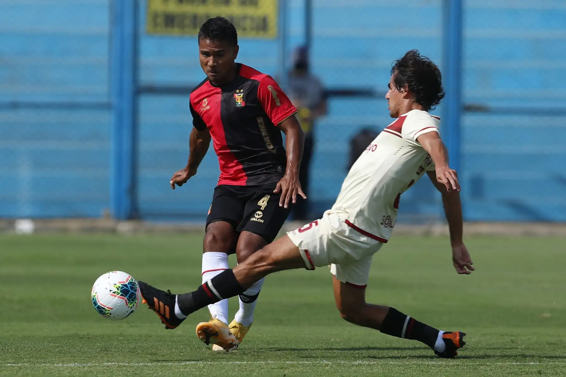 Partido de fútbol entre Universitario y  Melgar de Arequipa por el Grupo A de la Liga 1, de la fecha 1 jugado en el estadio Alberto Gallardo. 
Foto: Liga 1