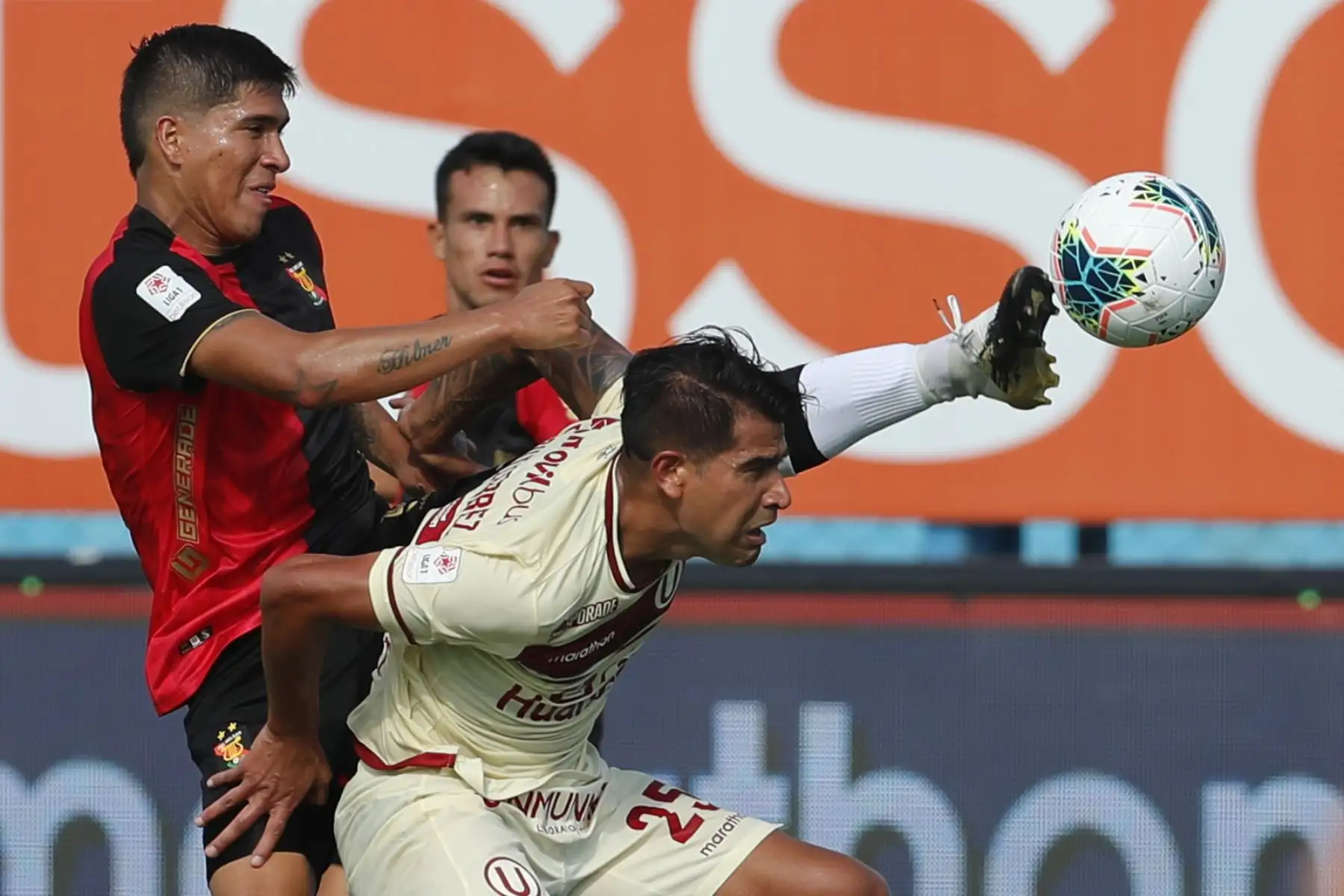 Partido de fútbol entre Universitario y  Melgar de Arequipa por el Grupo A de la Liga 1, de la fecha 1 jugado en el estadio Alberto Gallardo. 
Foto: Liga 1