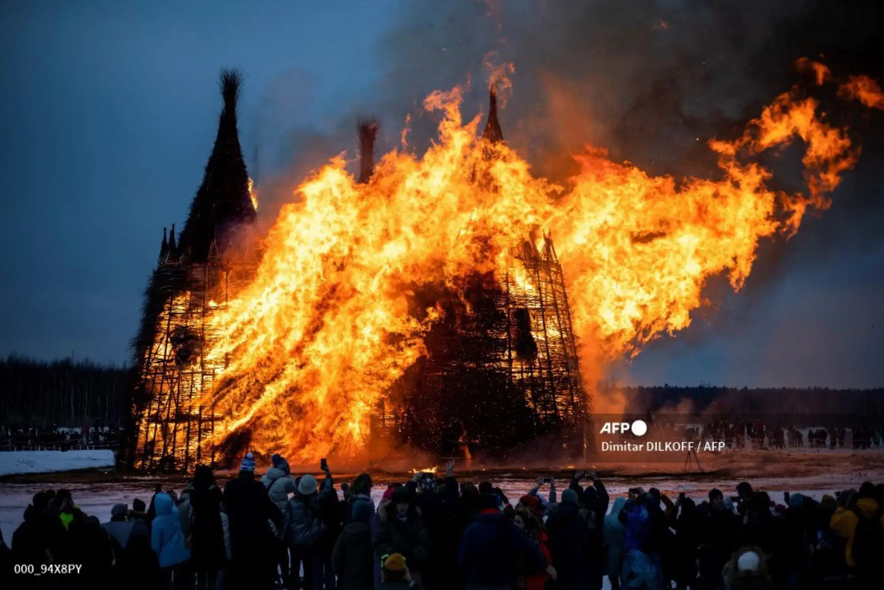 Rusia - Celebraciones de Maslenitsa, el carnaval eslavo oriental en el pueblo de Nikola-Lenivets. 
Foto: AFP